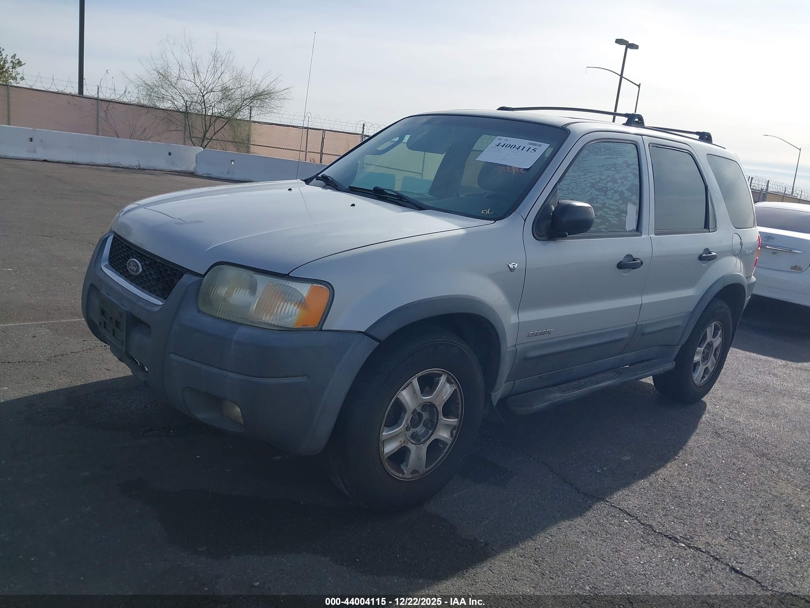 FORD ESCAPE image 2