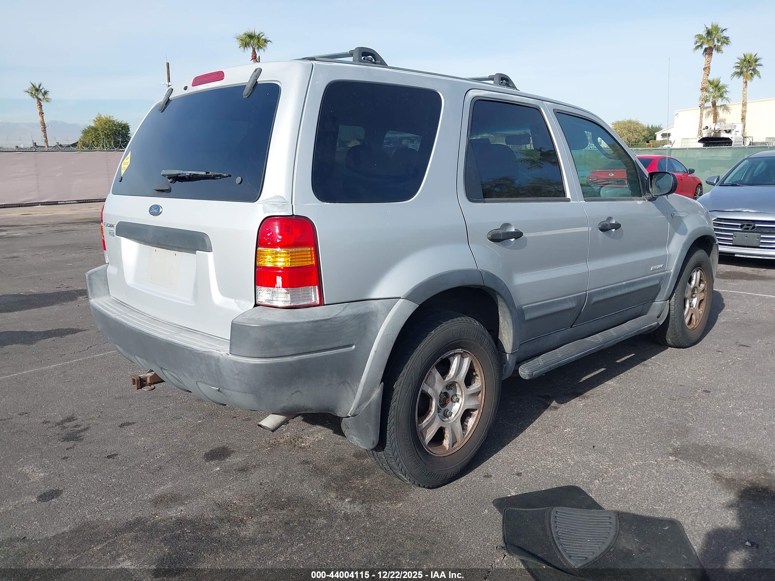 FORD ESCAPE image 4