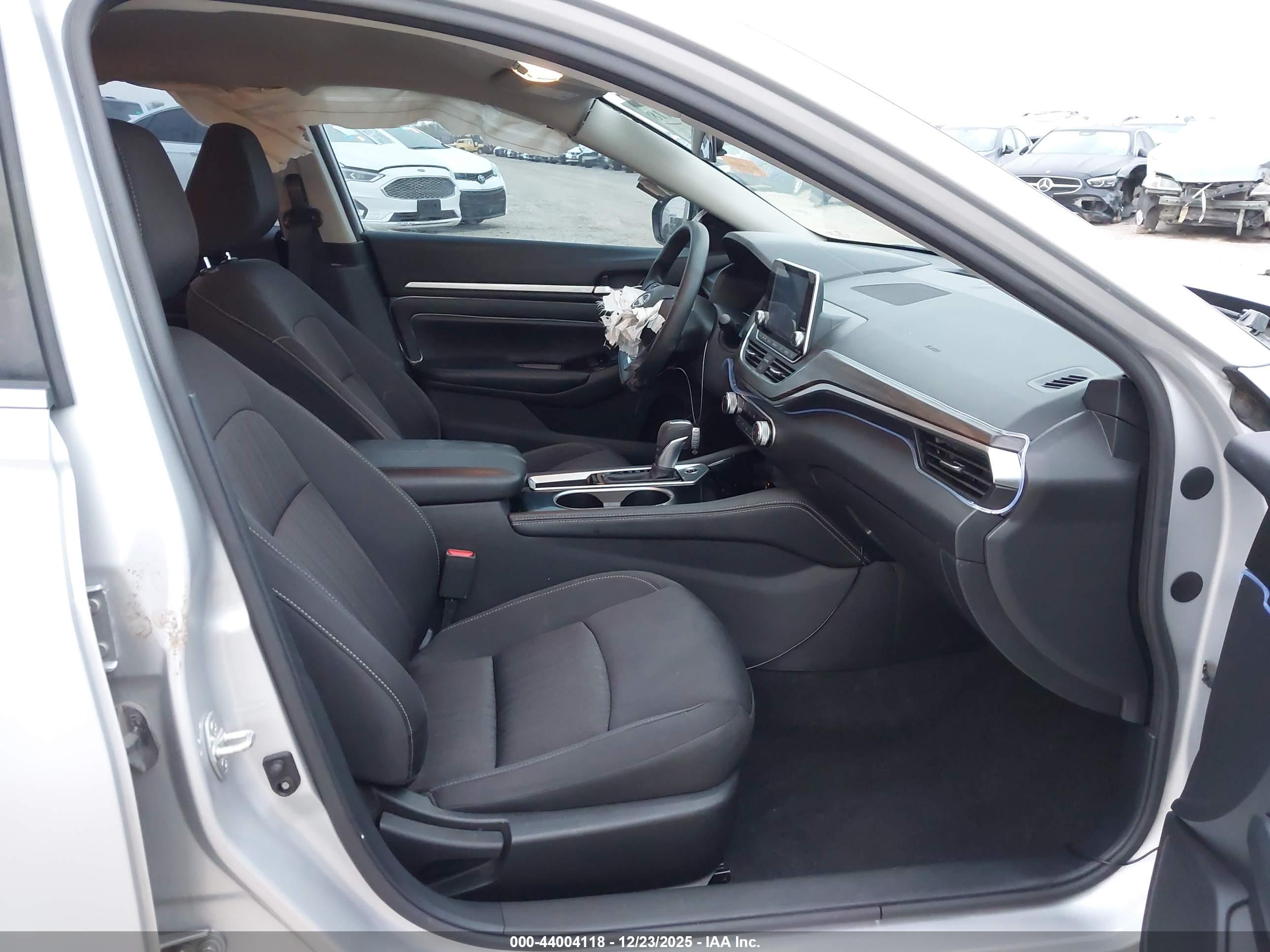 NISSAN ALTIMA image 5