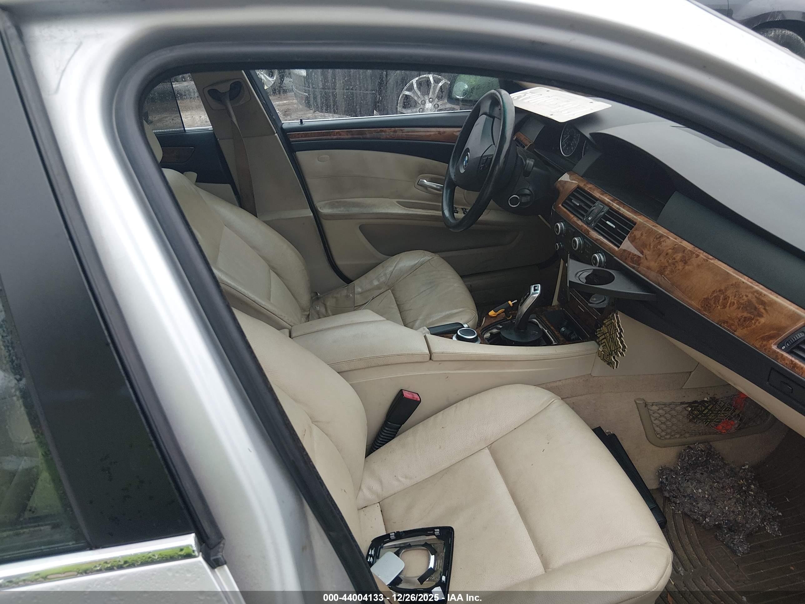 BMW 535XI image 5