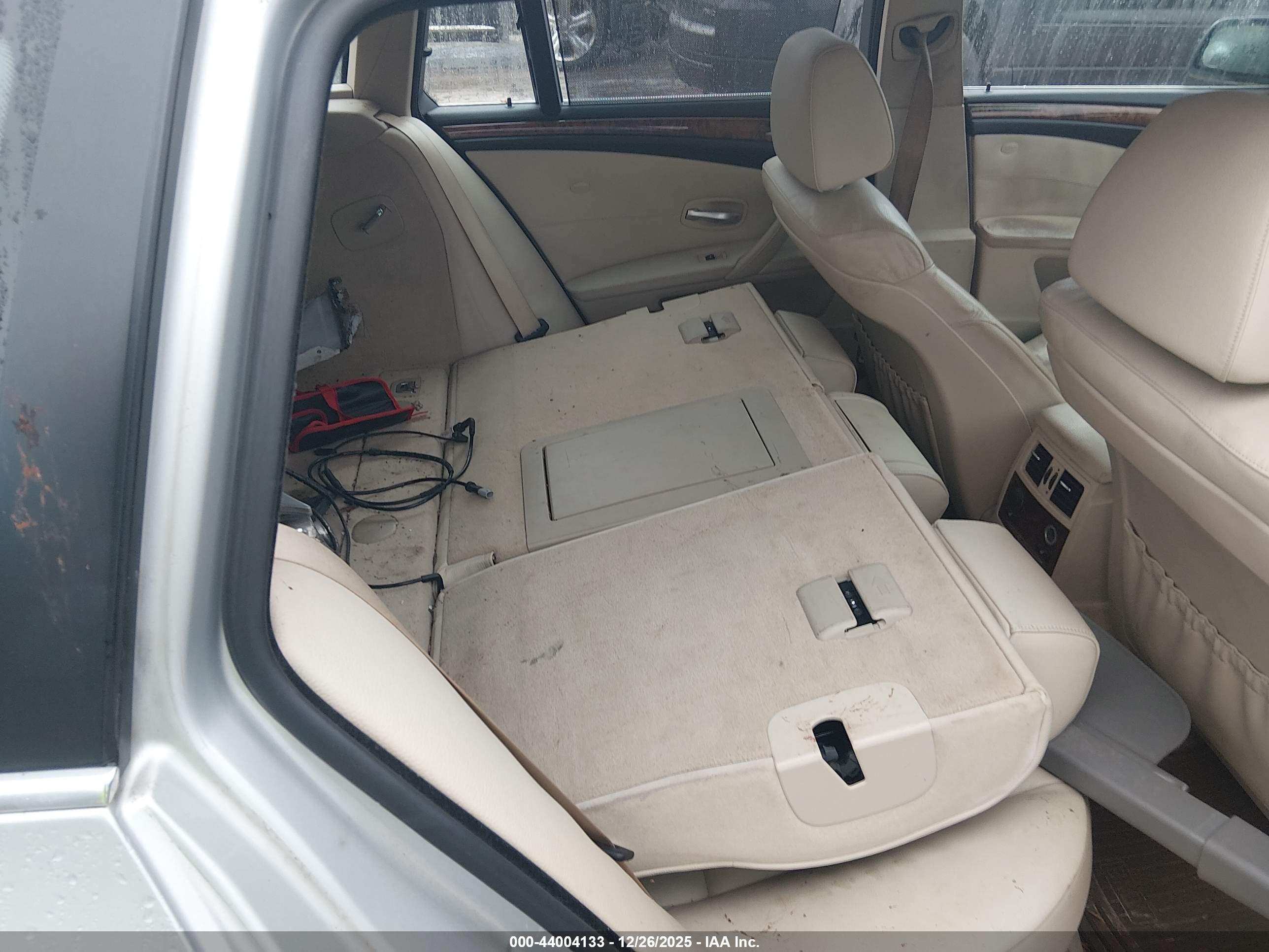 BMW 535XI image 8