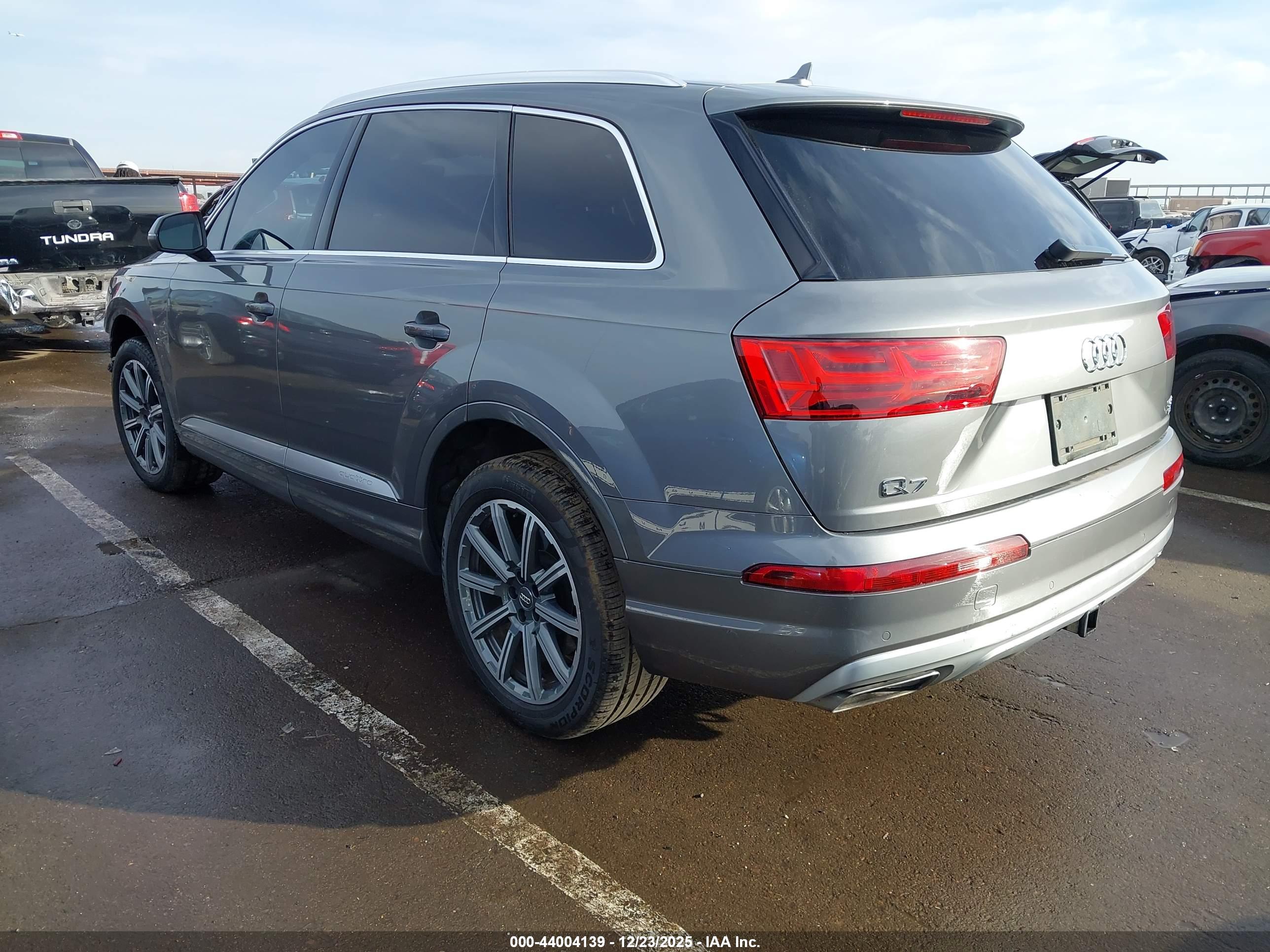 AUDI Q7 image 3