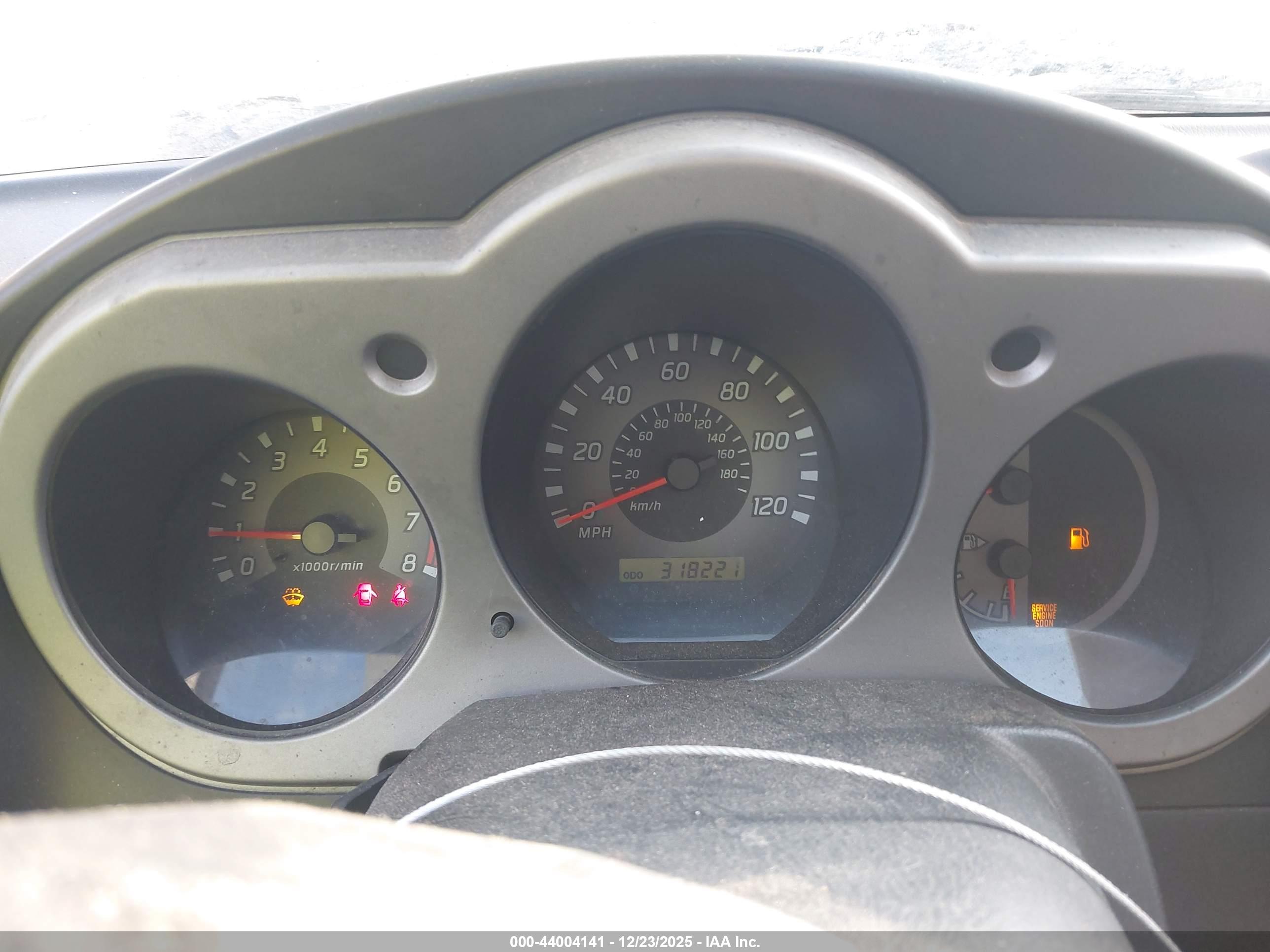 NISSAN FRONTIER image 7