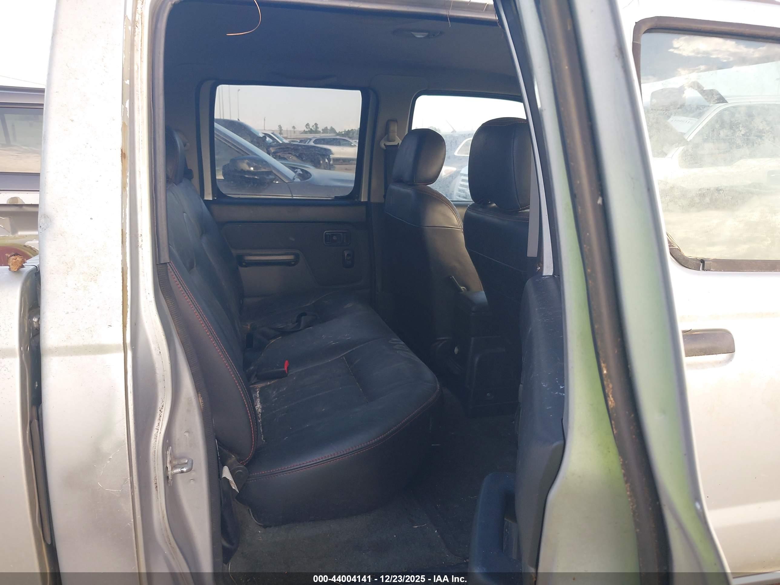 NISSAN FRONTIER image 8