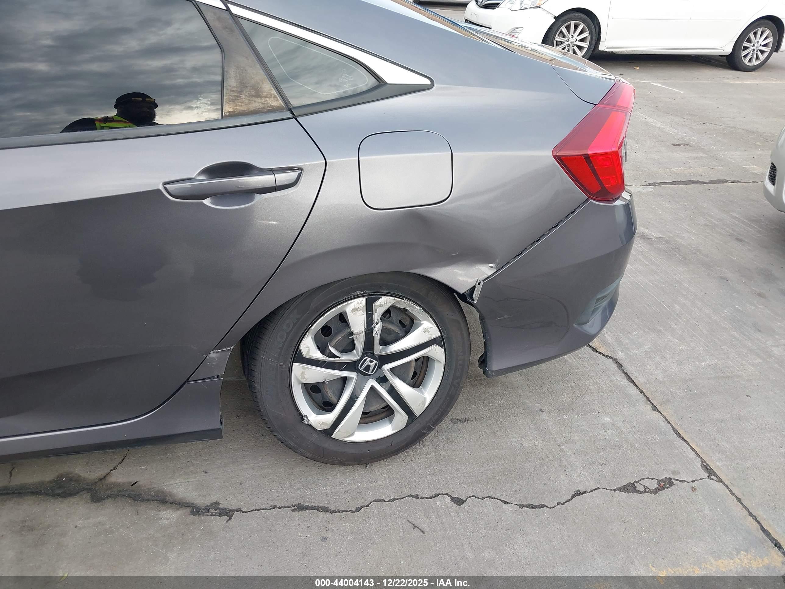 HONDA CIVIC image 6