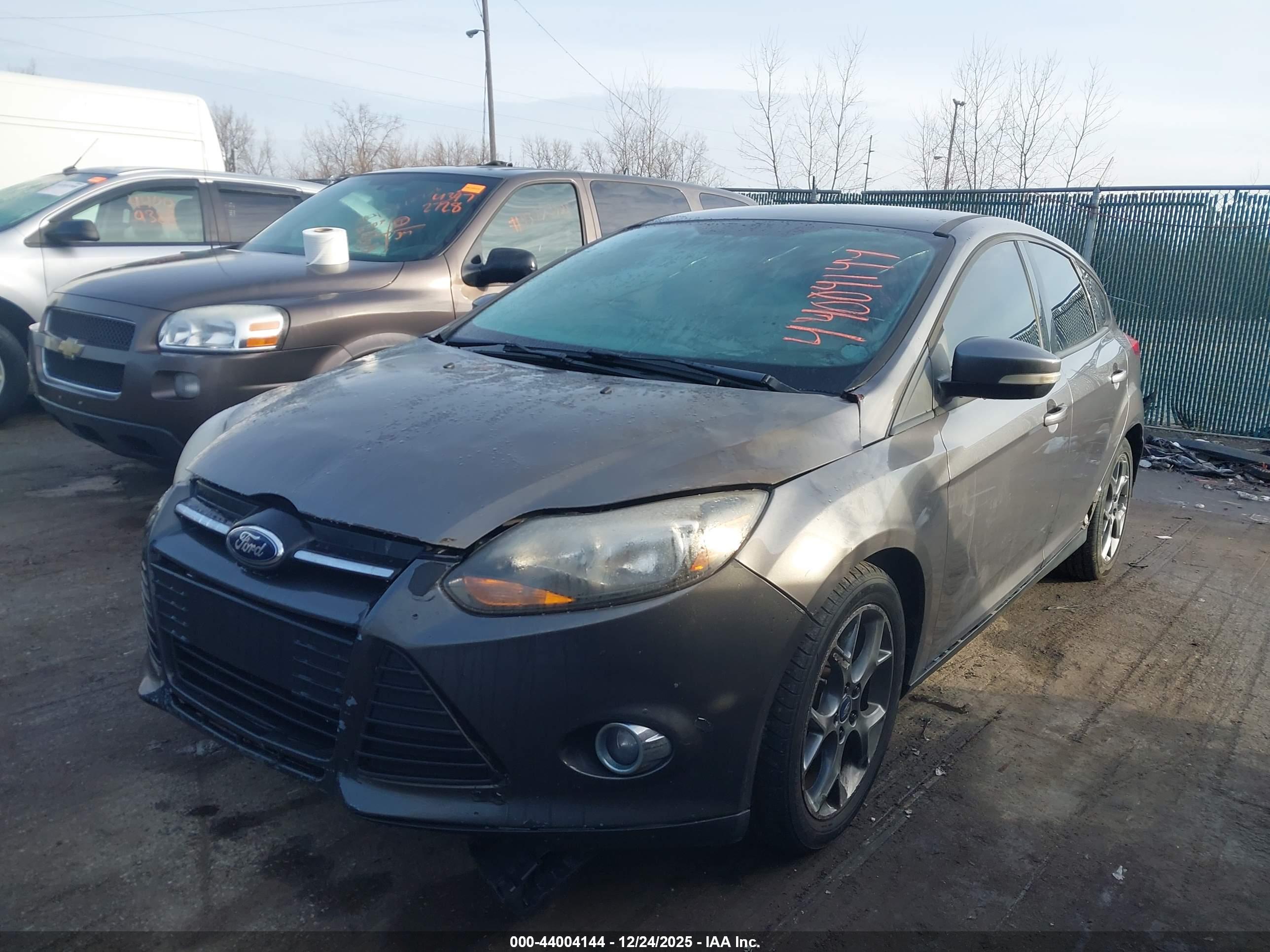 FORD FOCUS image 2