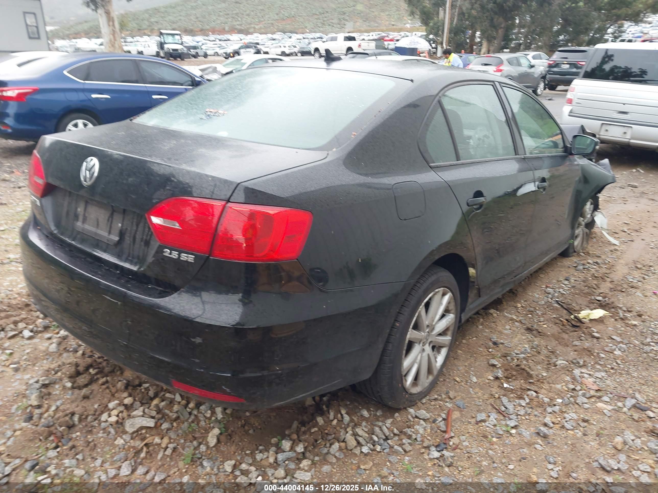 VOLKSWAGEN JETTA image 4