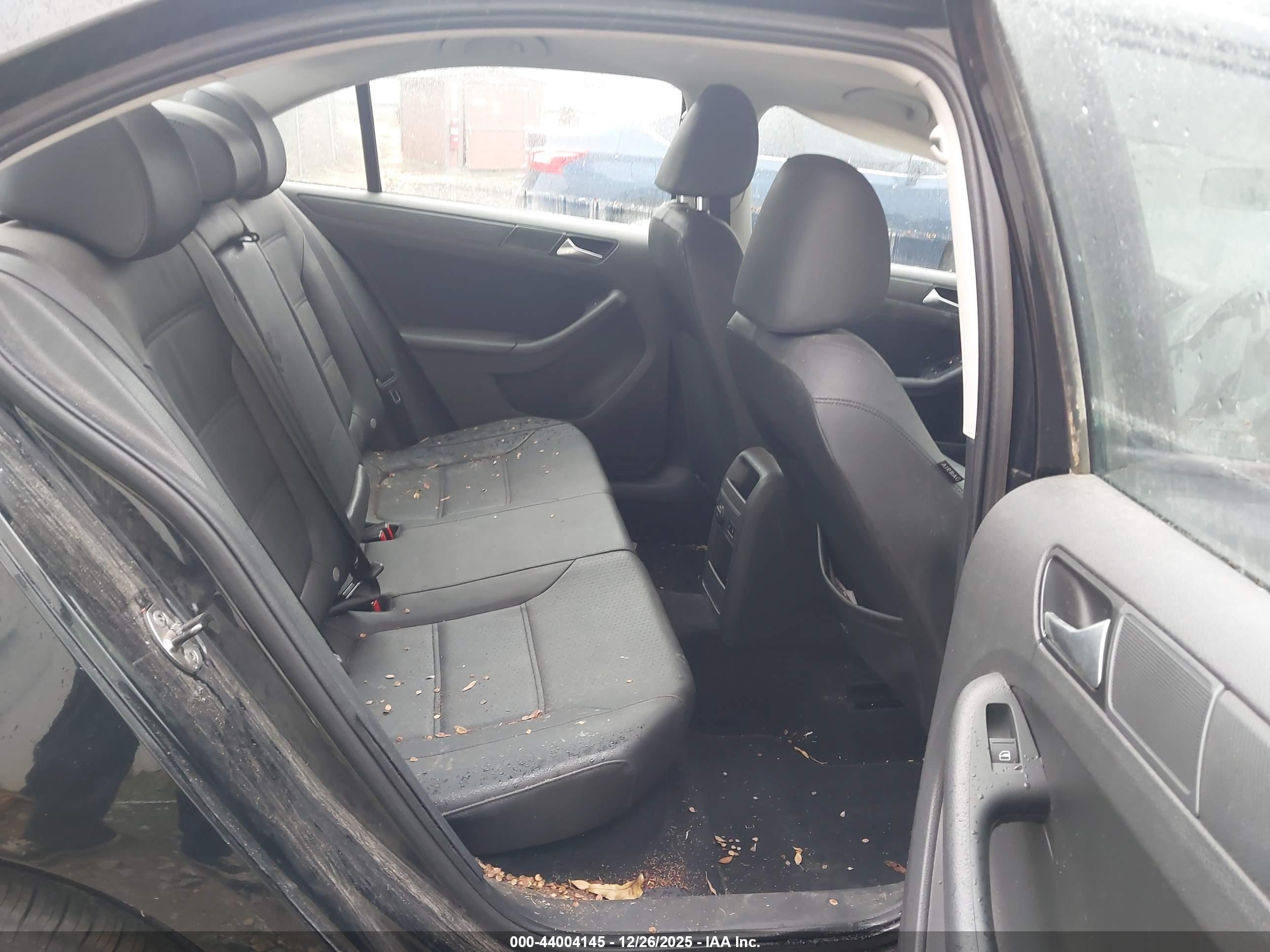 VOLKSWAGEN JETTA image 8