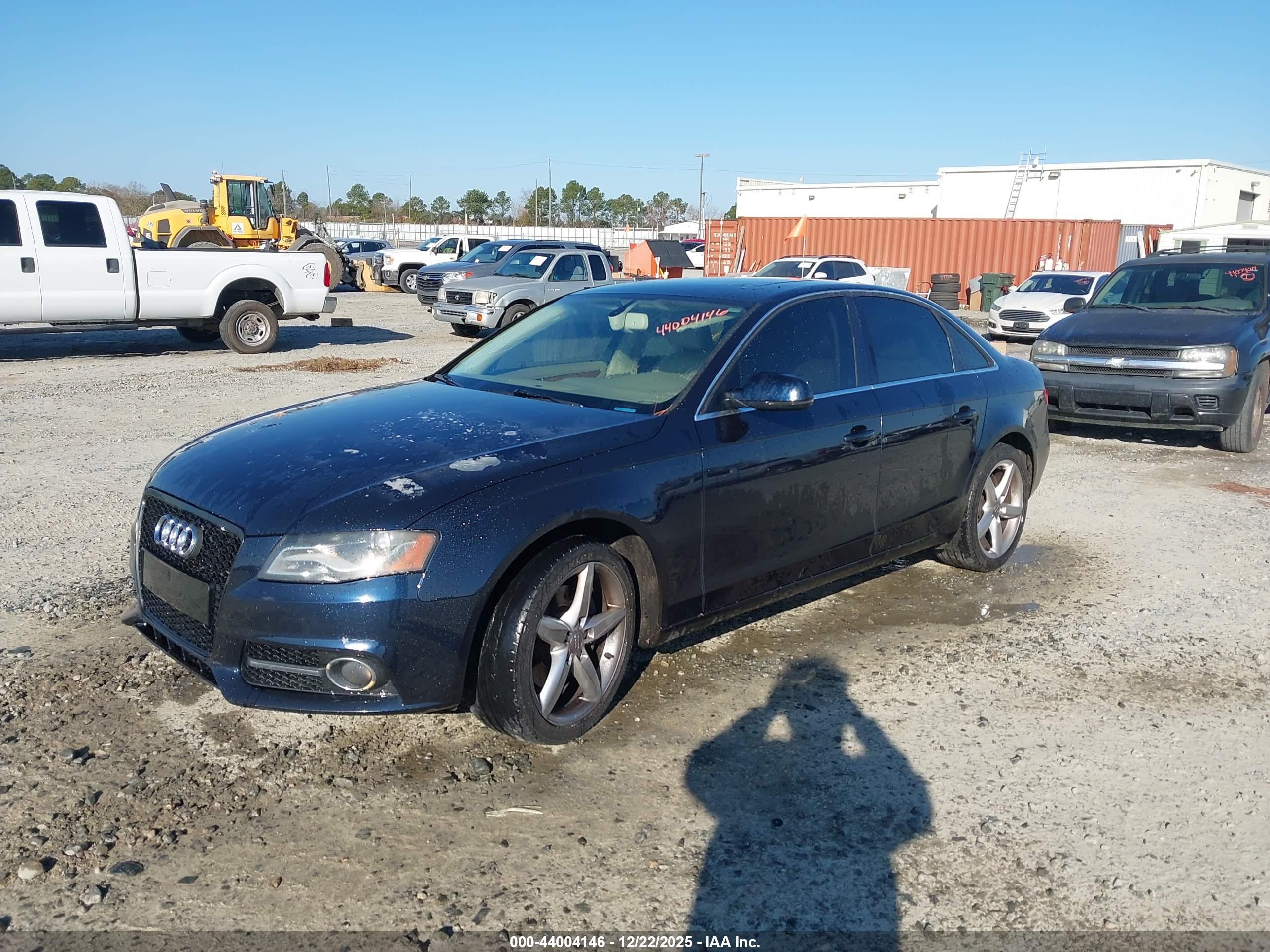 AUDI A4 image 2