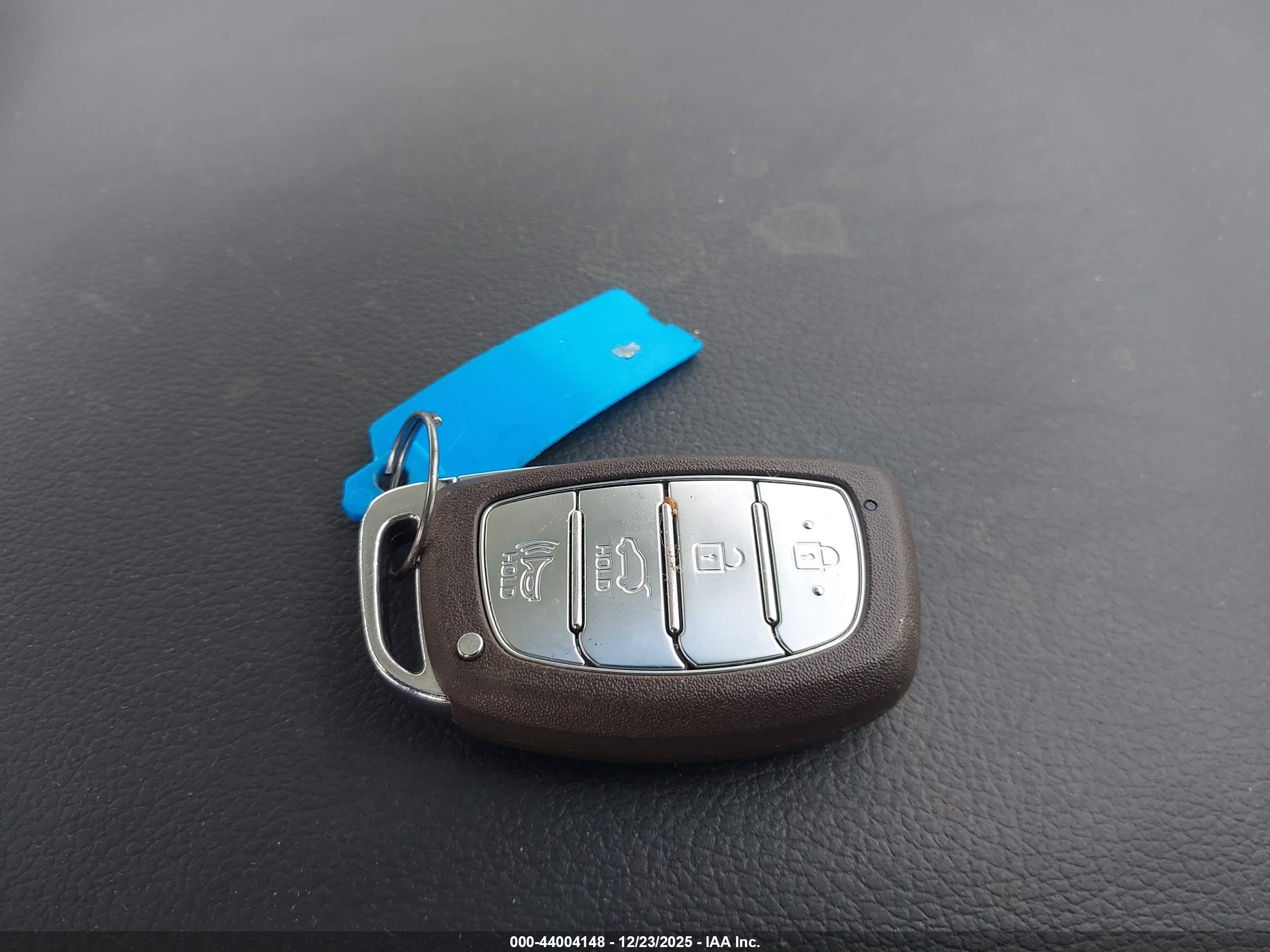 HYUNDAI TUCSON image 11