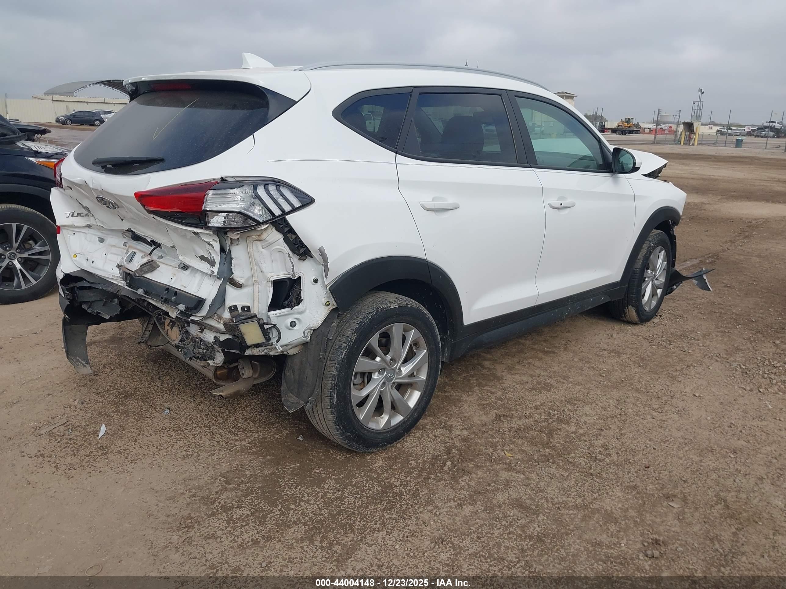 HYUNDAI TUCSON image 4
