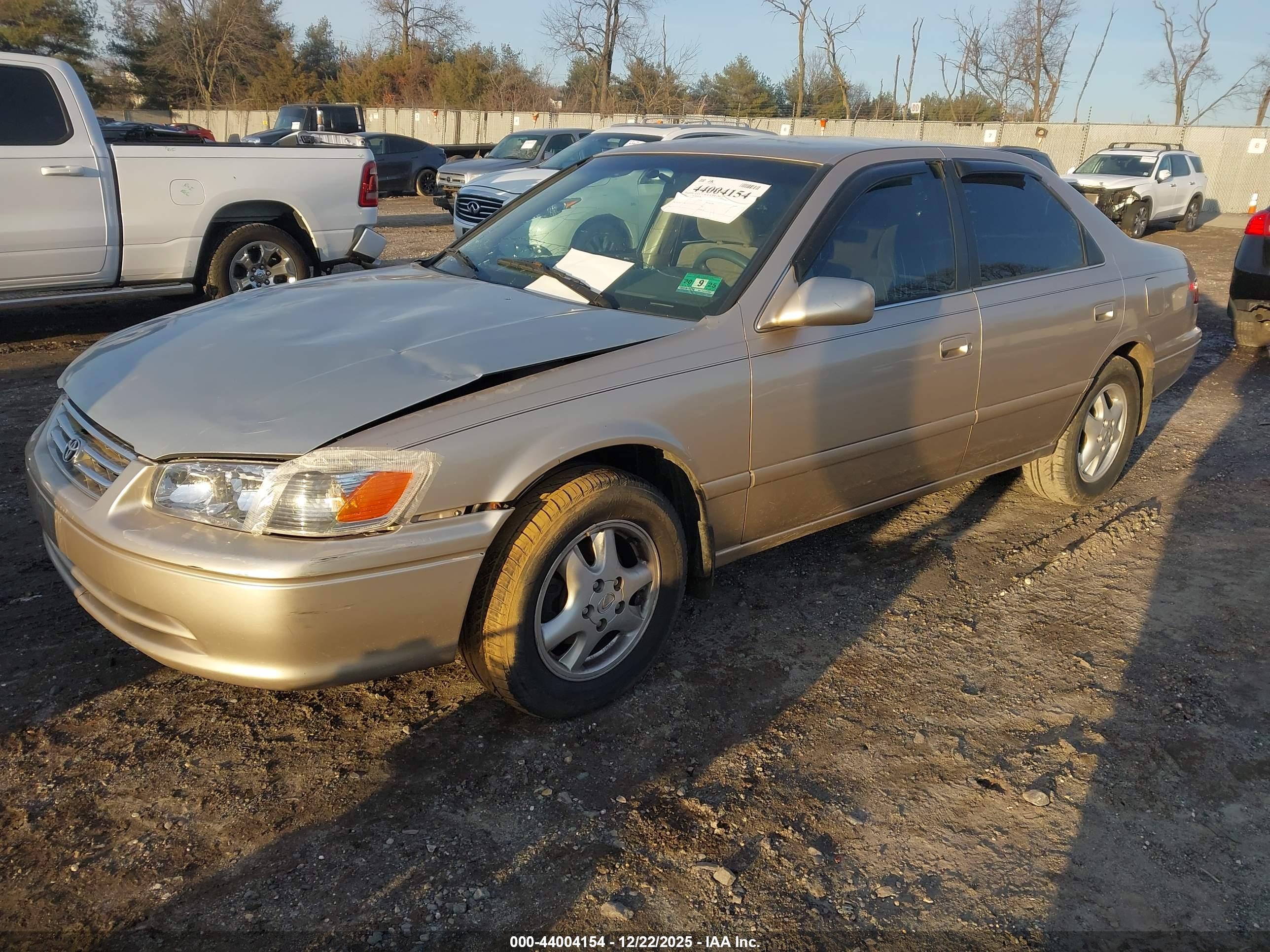 TOYOTA CAMRY image 2