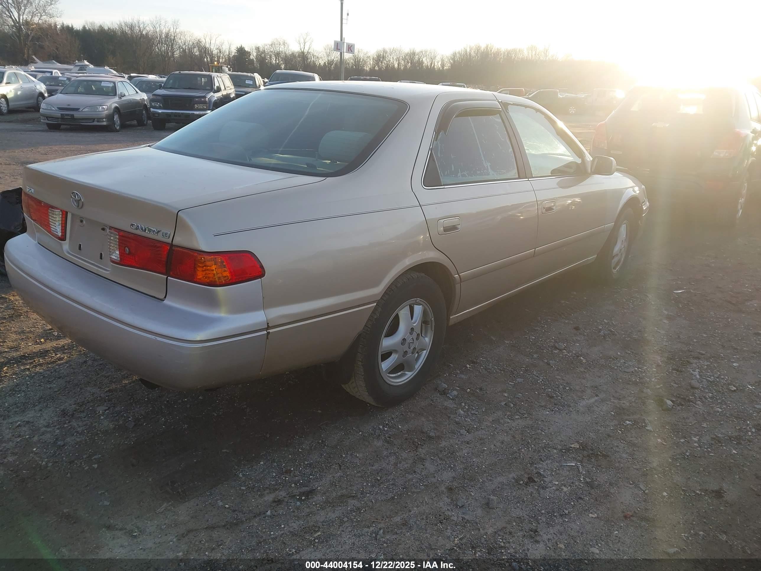 TOYOTA CAMRY image 4