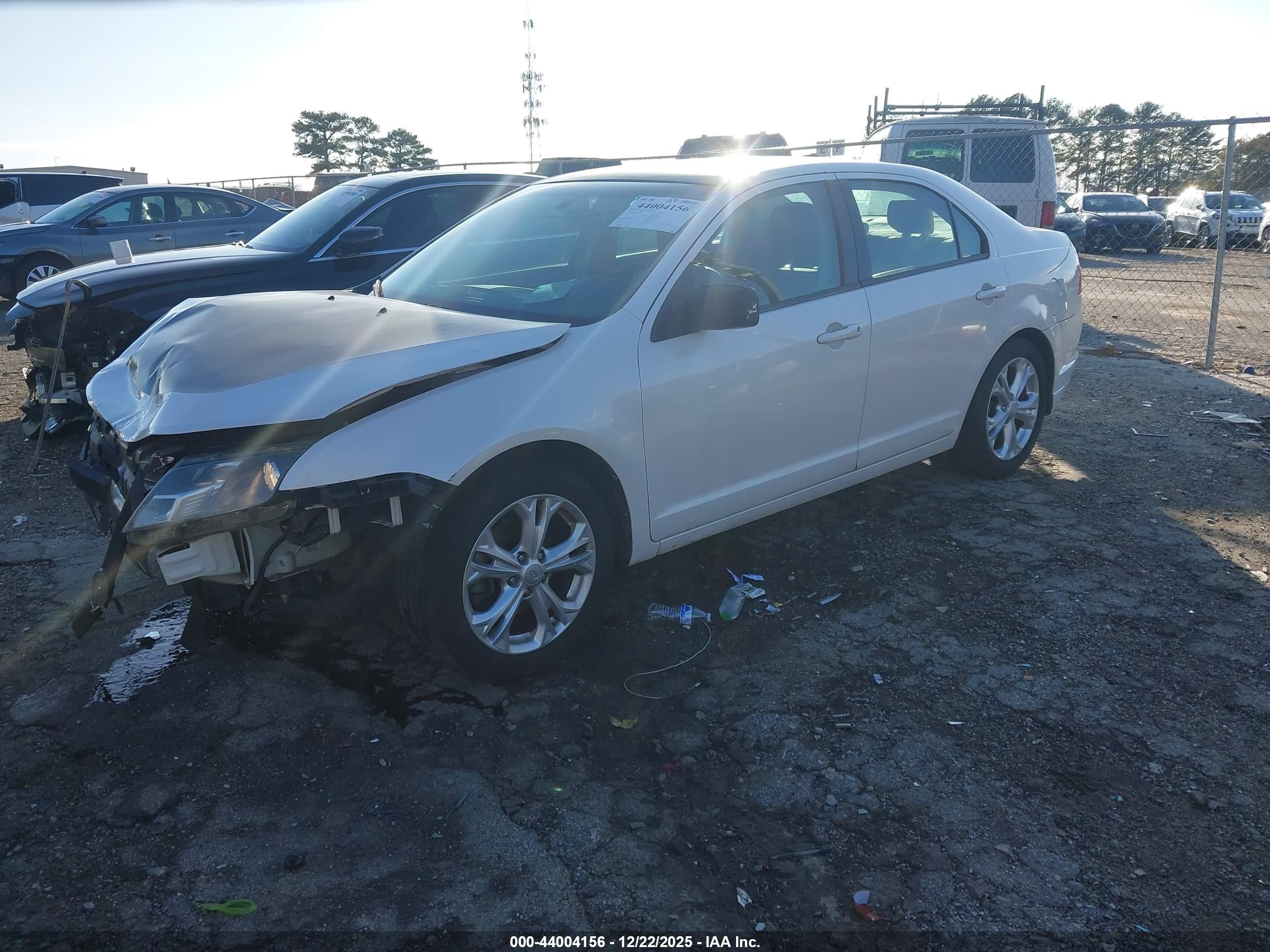 FORD FUSION image 2