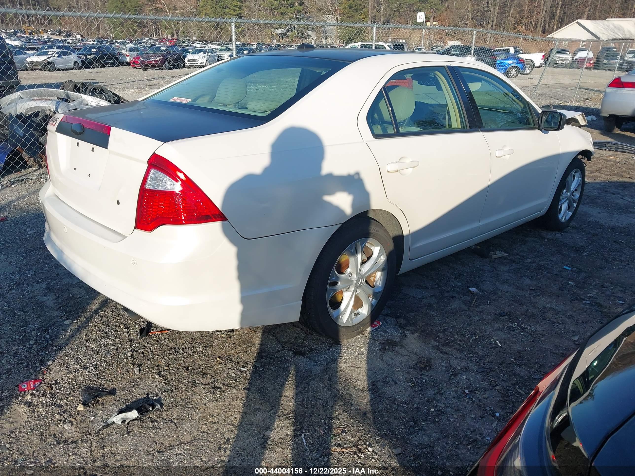 FORD FUSION image 4