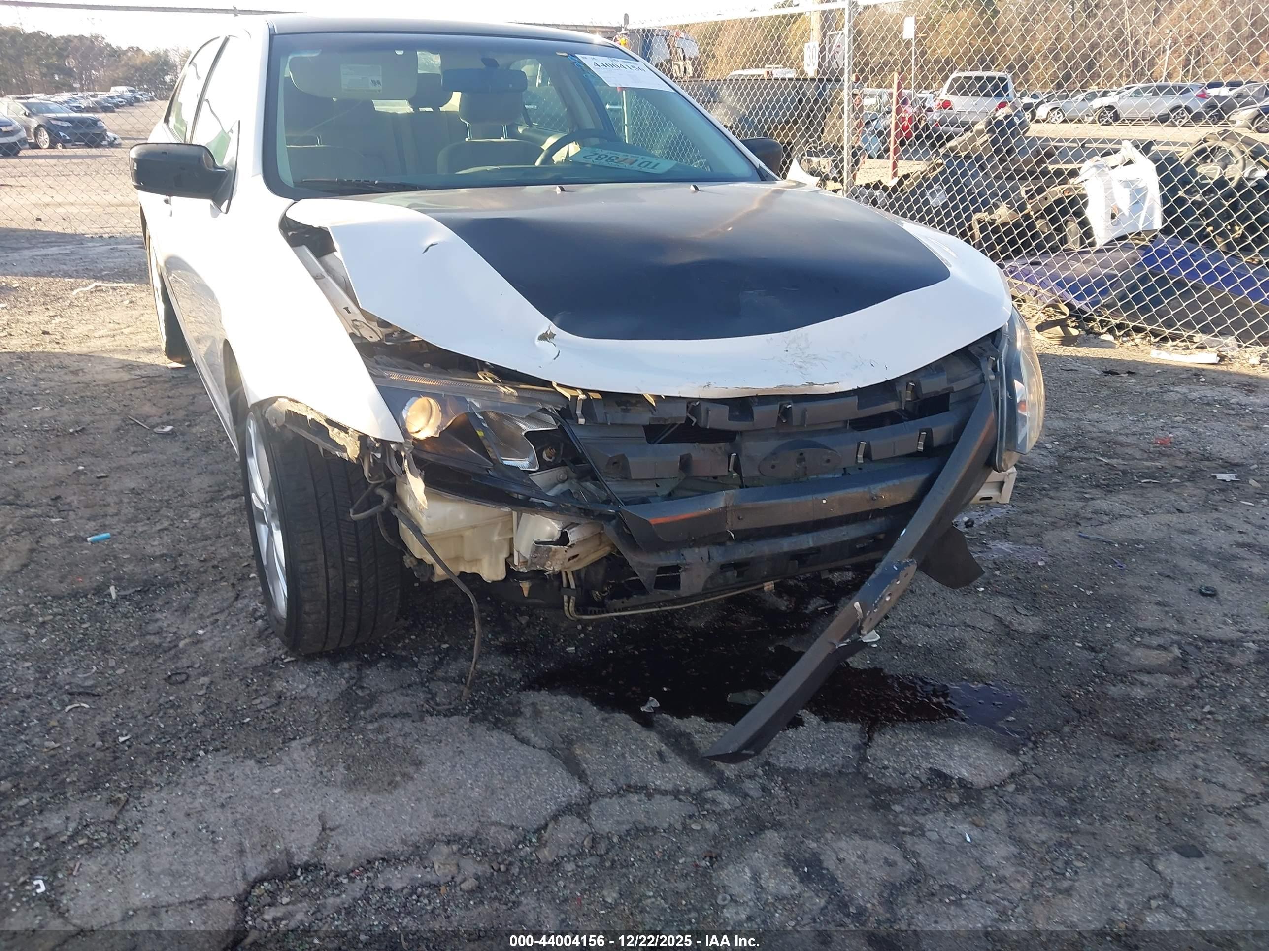 FORD FUSION image 6