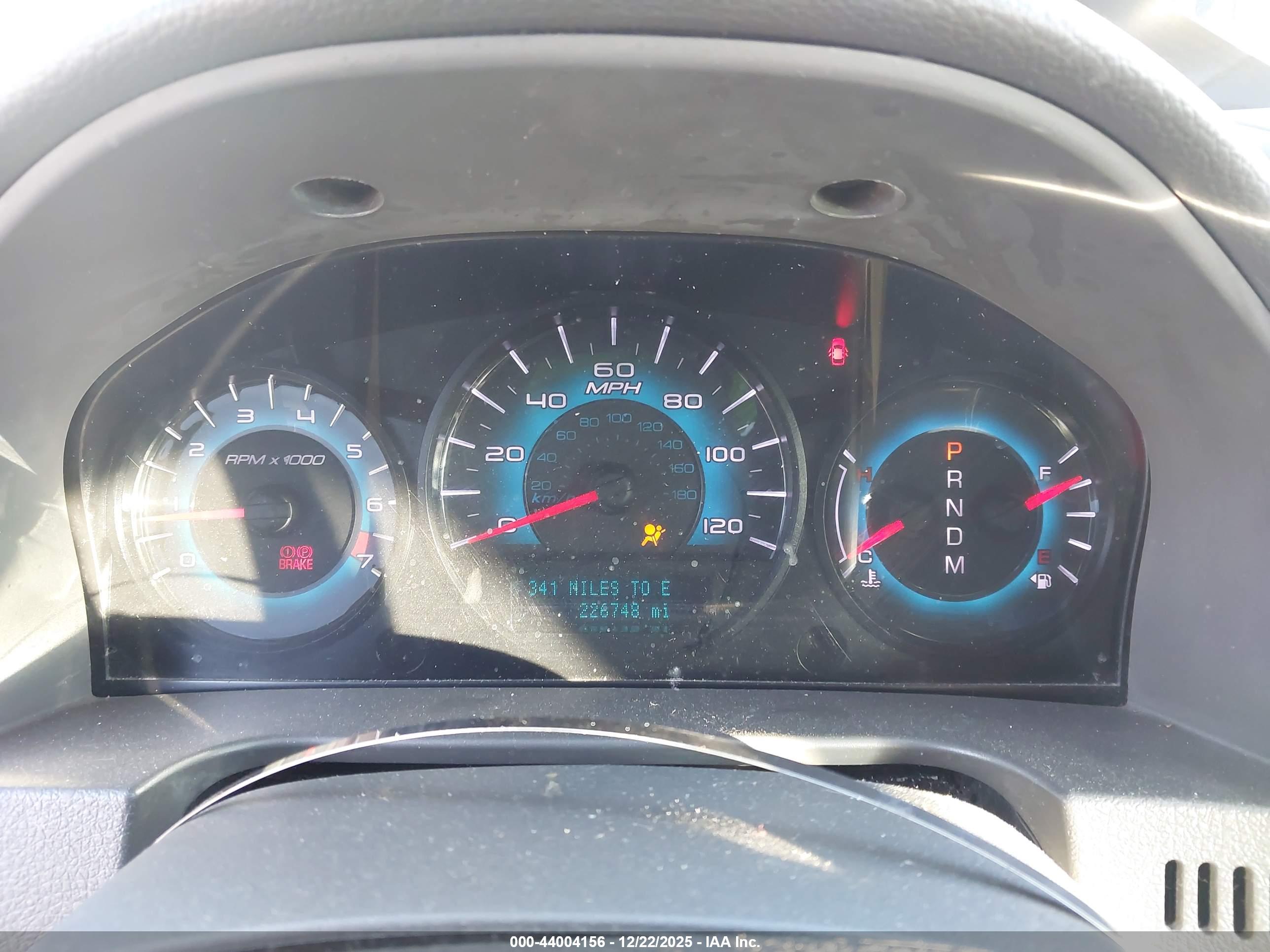 FORD FUSION image 7