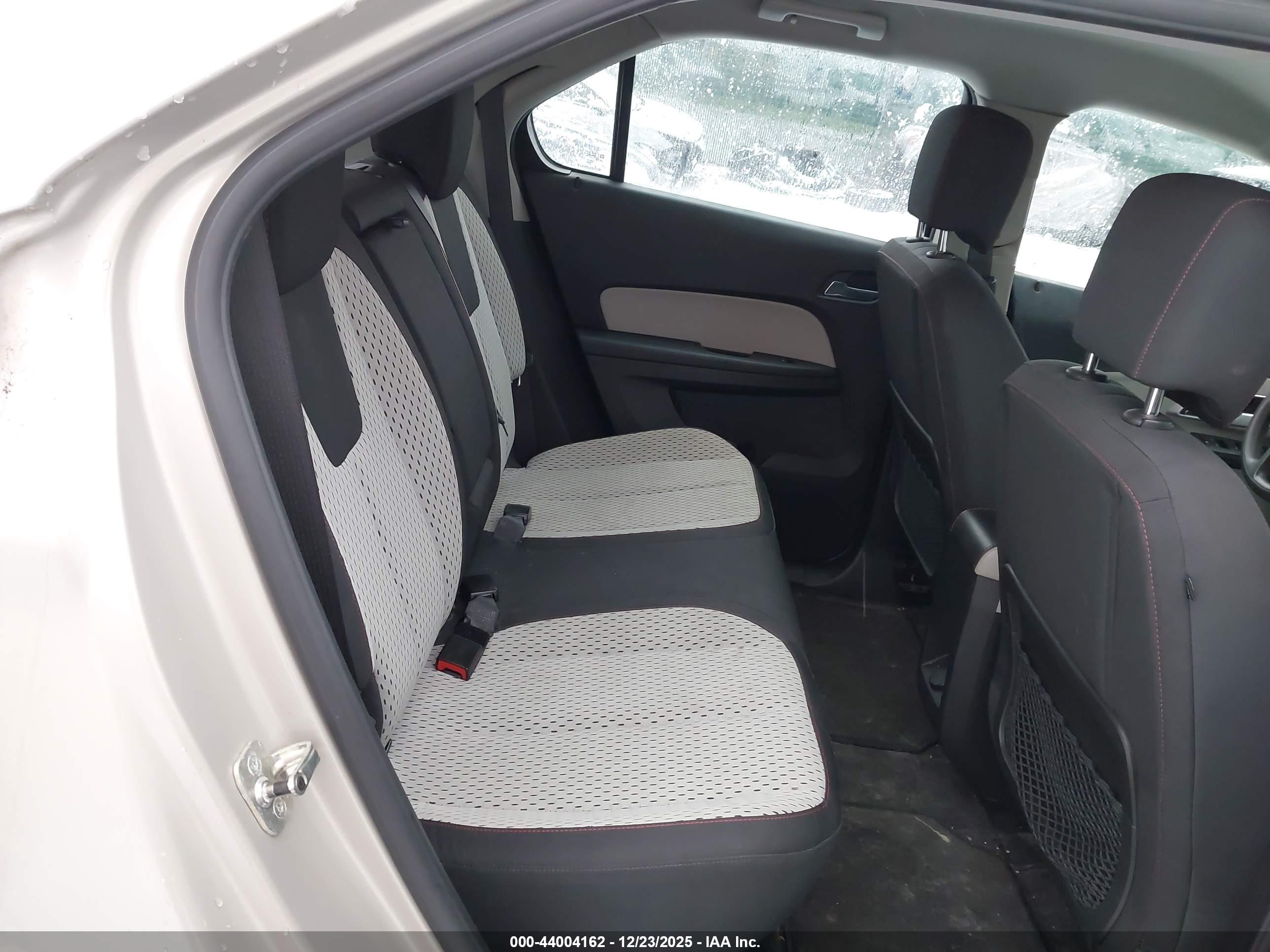 CHEVROLET EQUINOX image 8