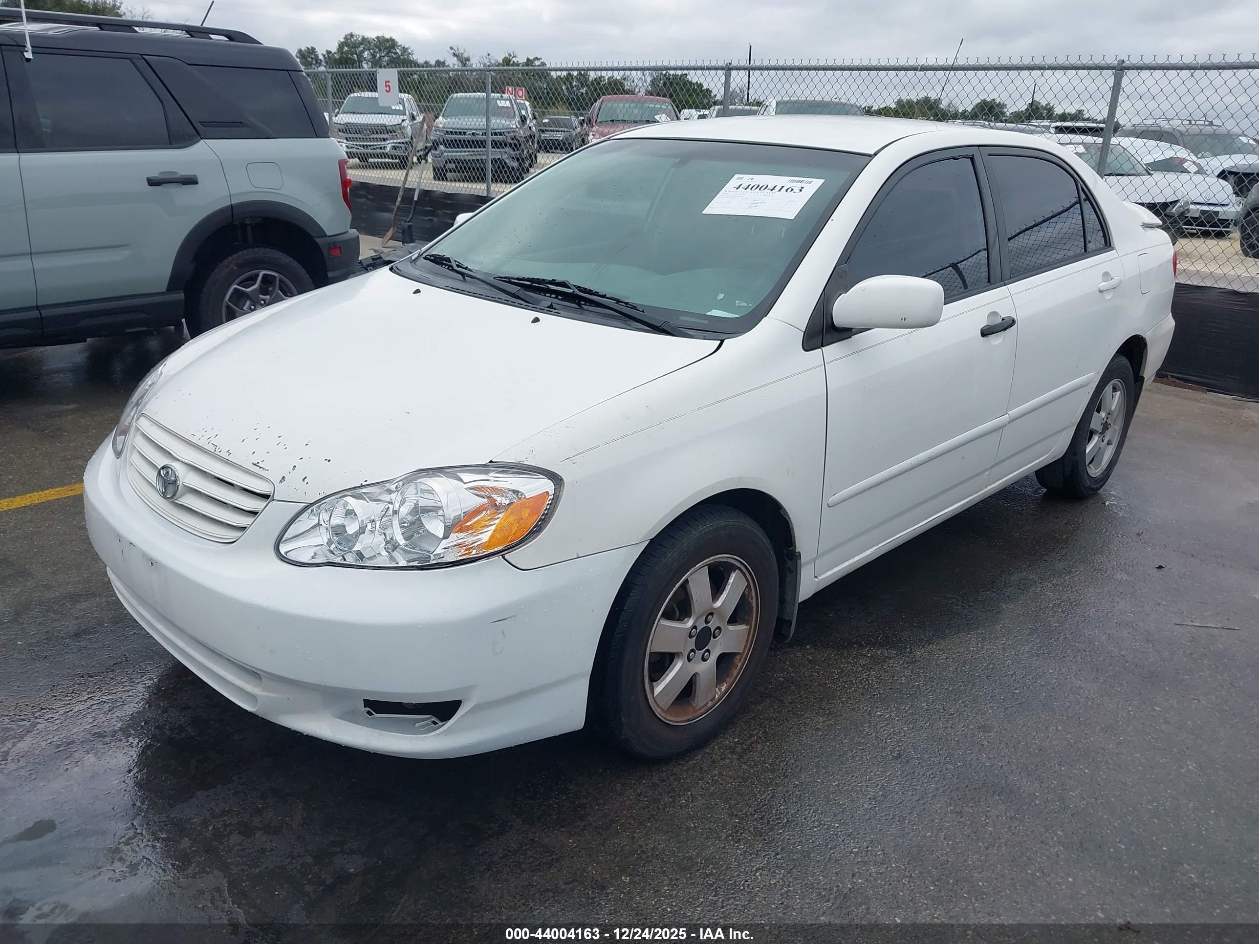 TOYOTA COROLLA image 2
