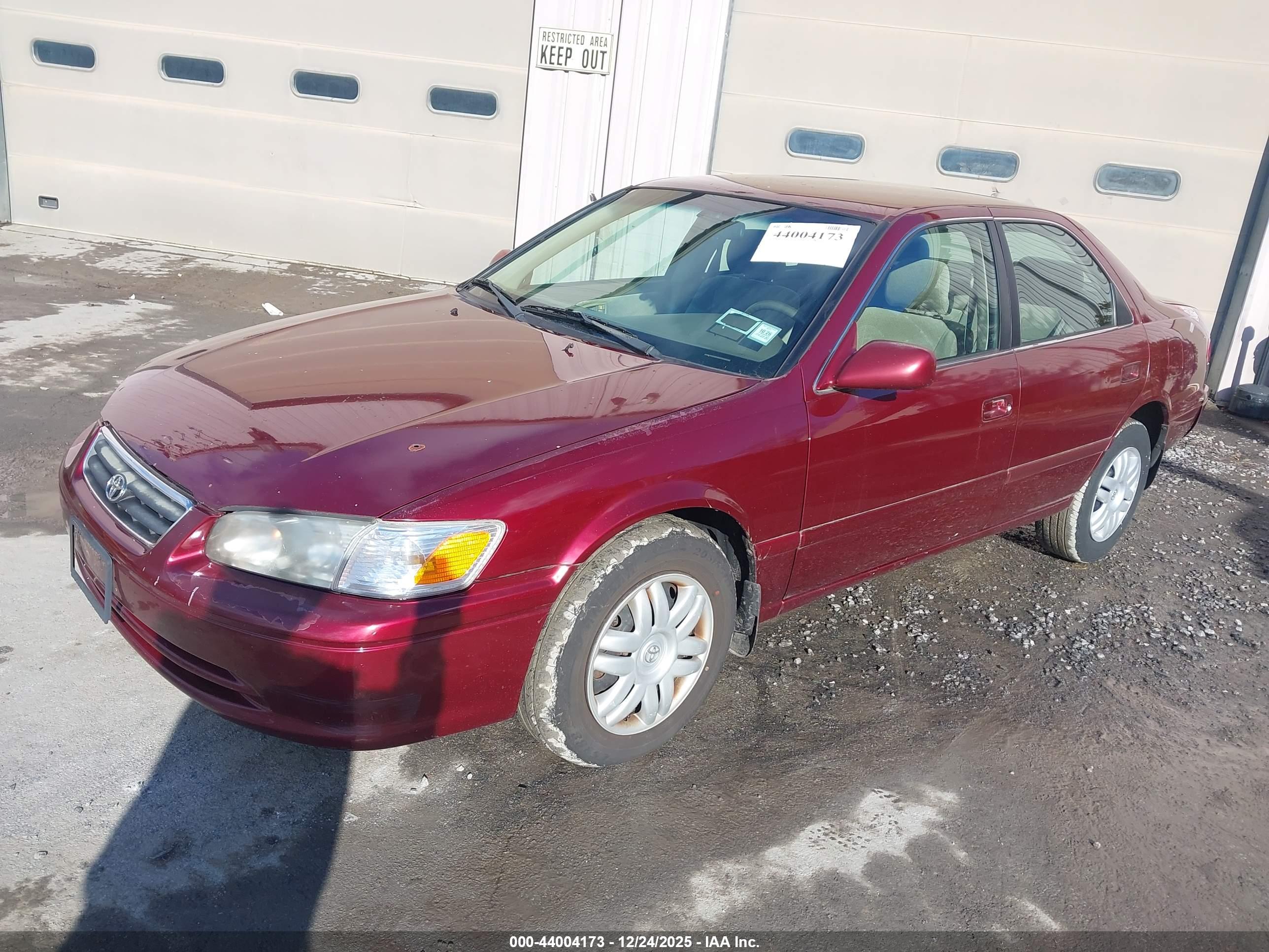 TOYOTA CAMRY image 2