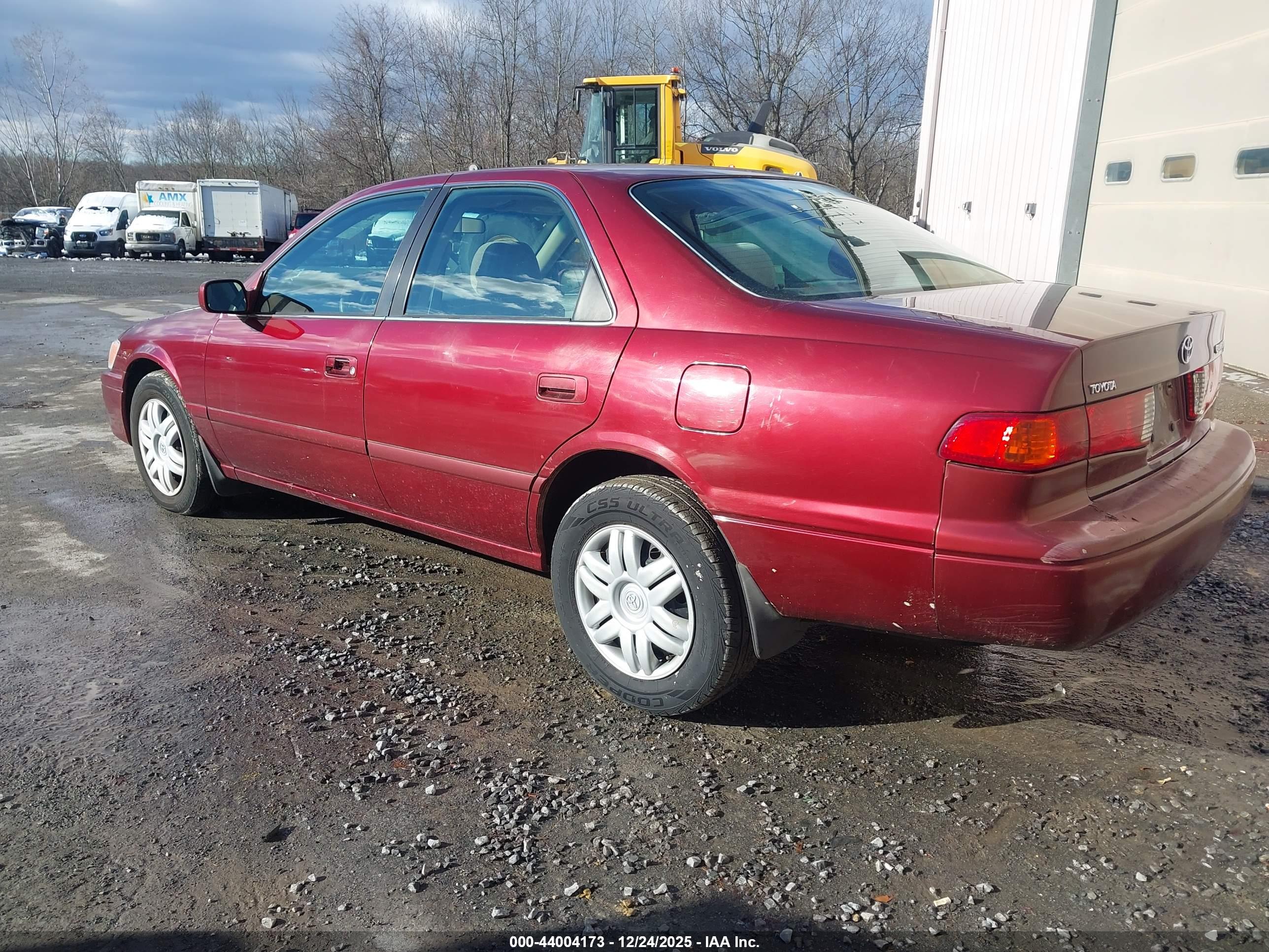 TOYOTA CAMRY image 3