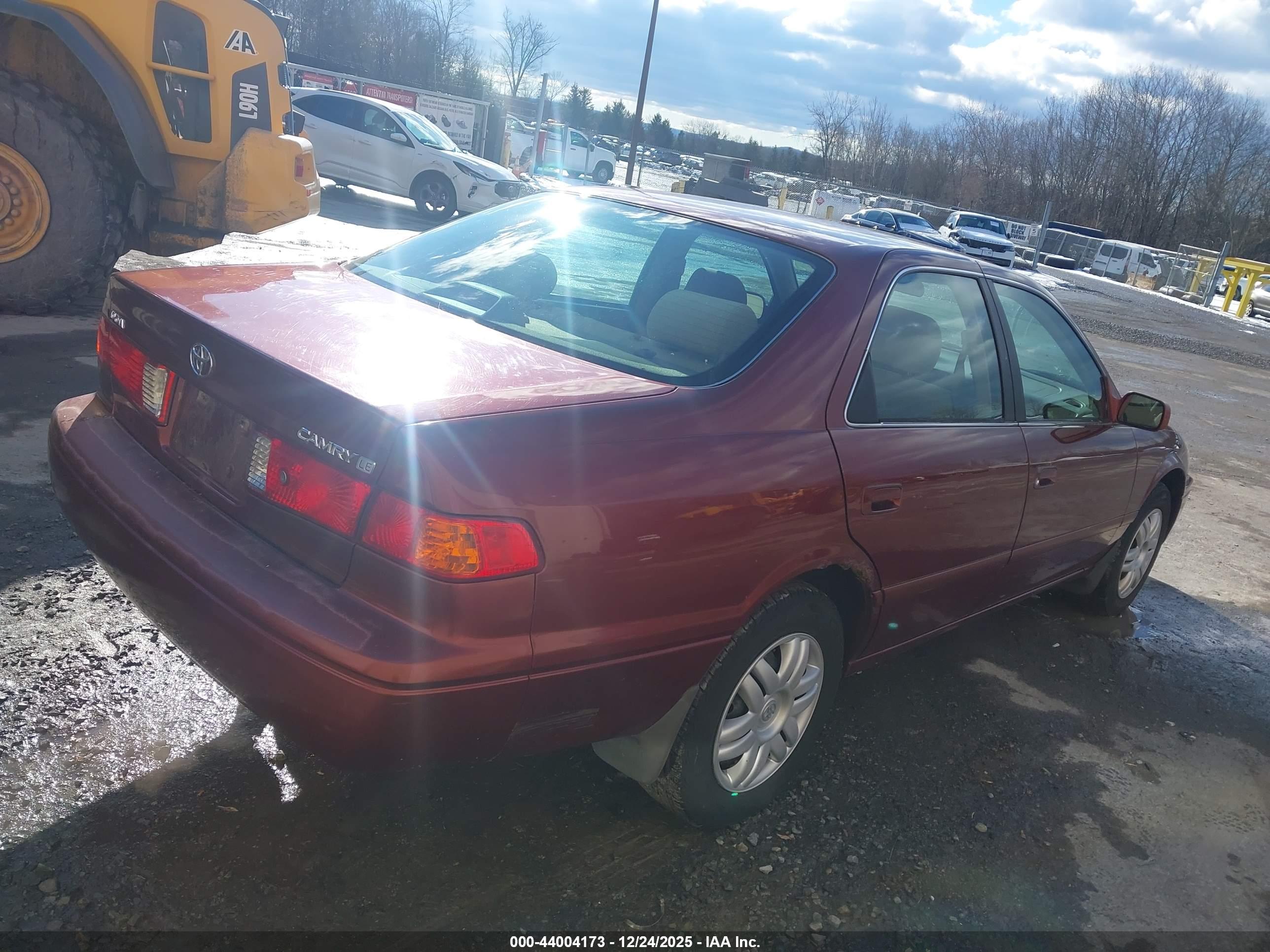TOYOTA CAMRY image 4