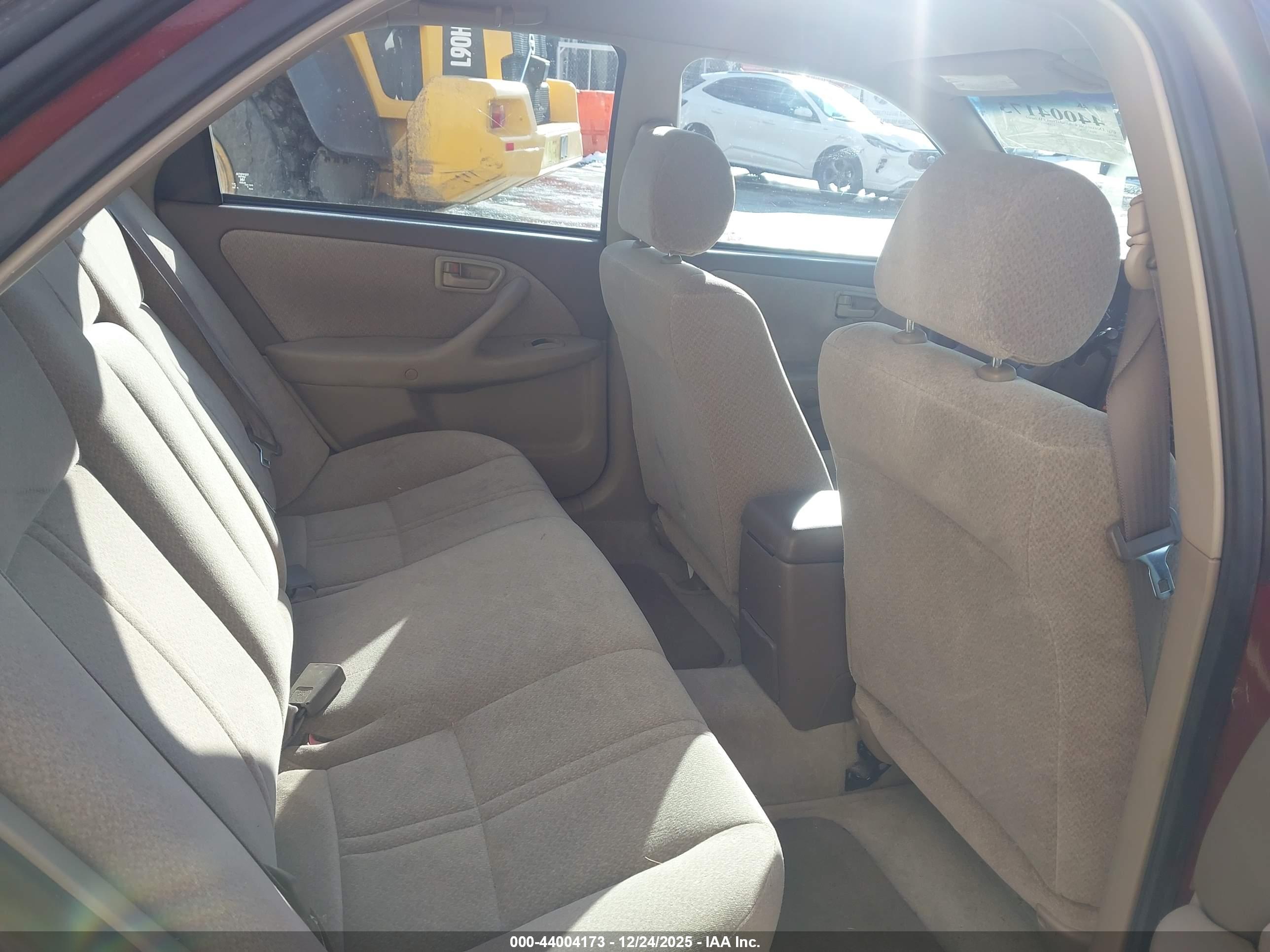 TOYOTA CAMRY image 8