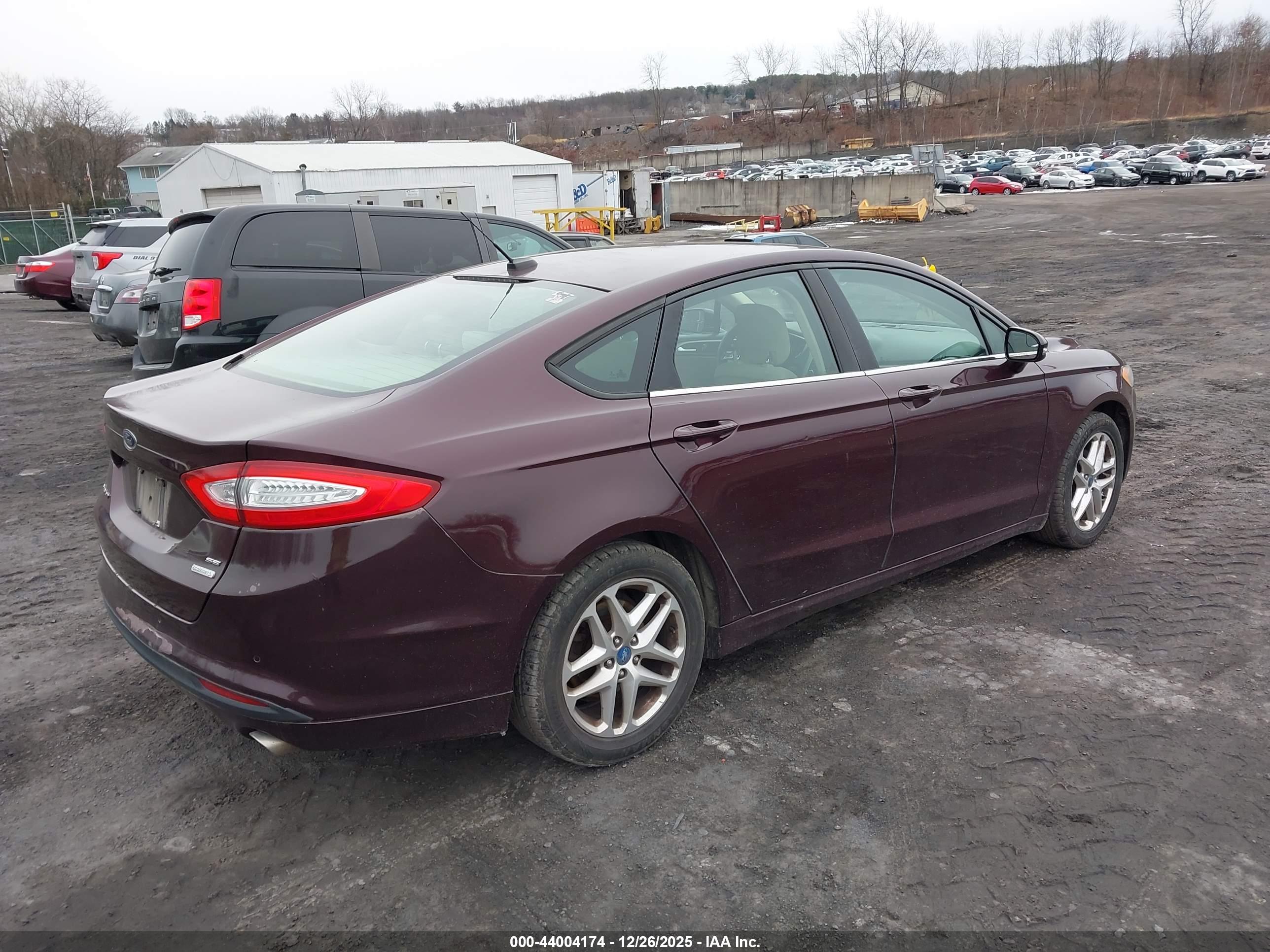FORD FUSION image 4