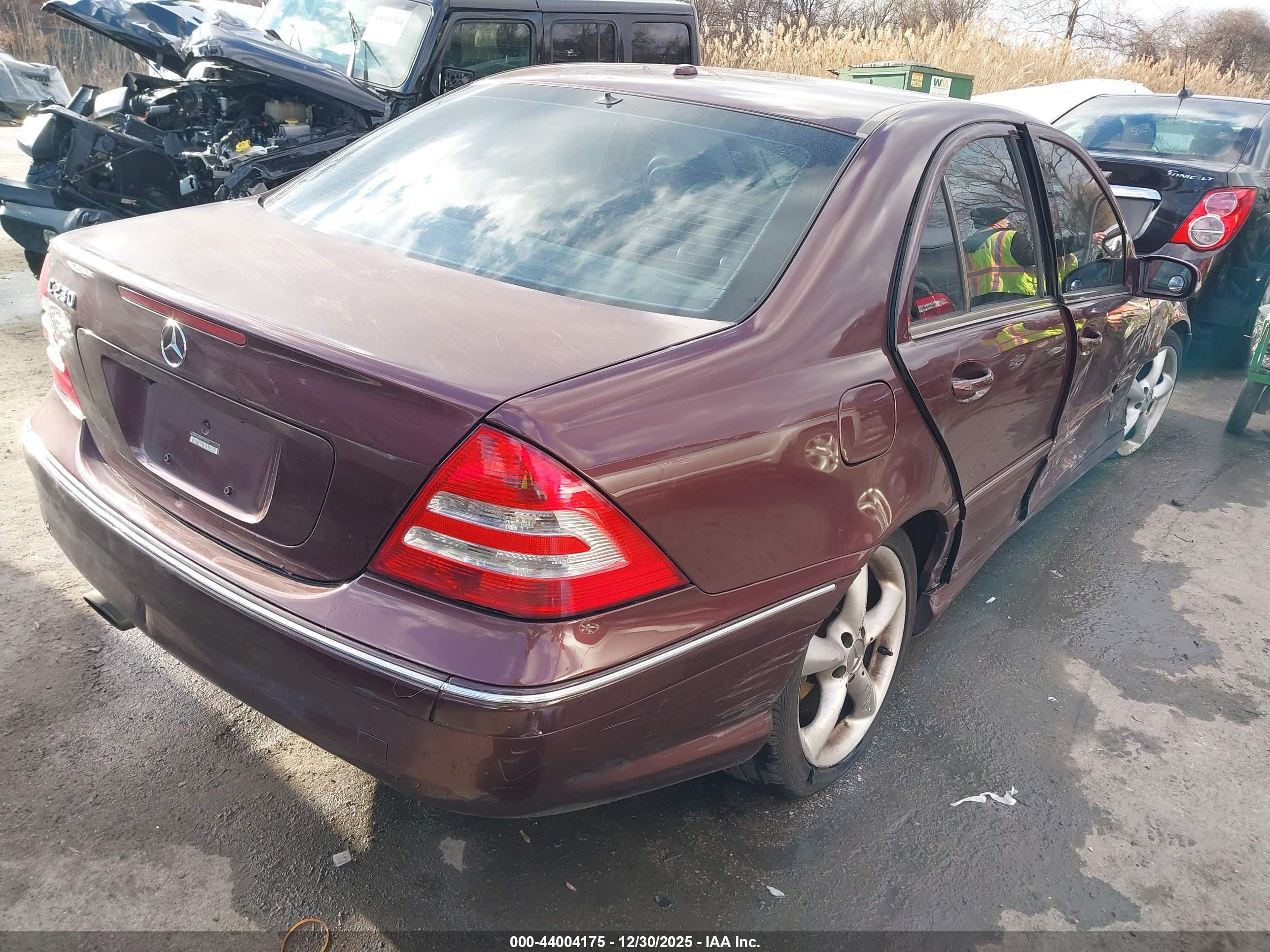 MERCEDES-BENZ C image 4