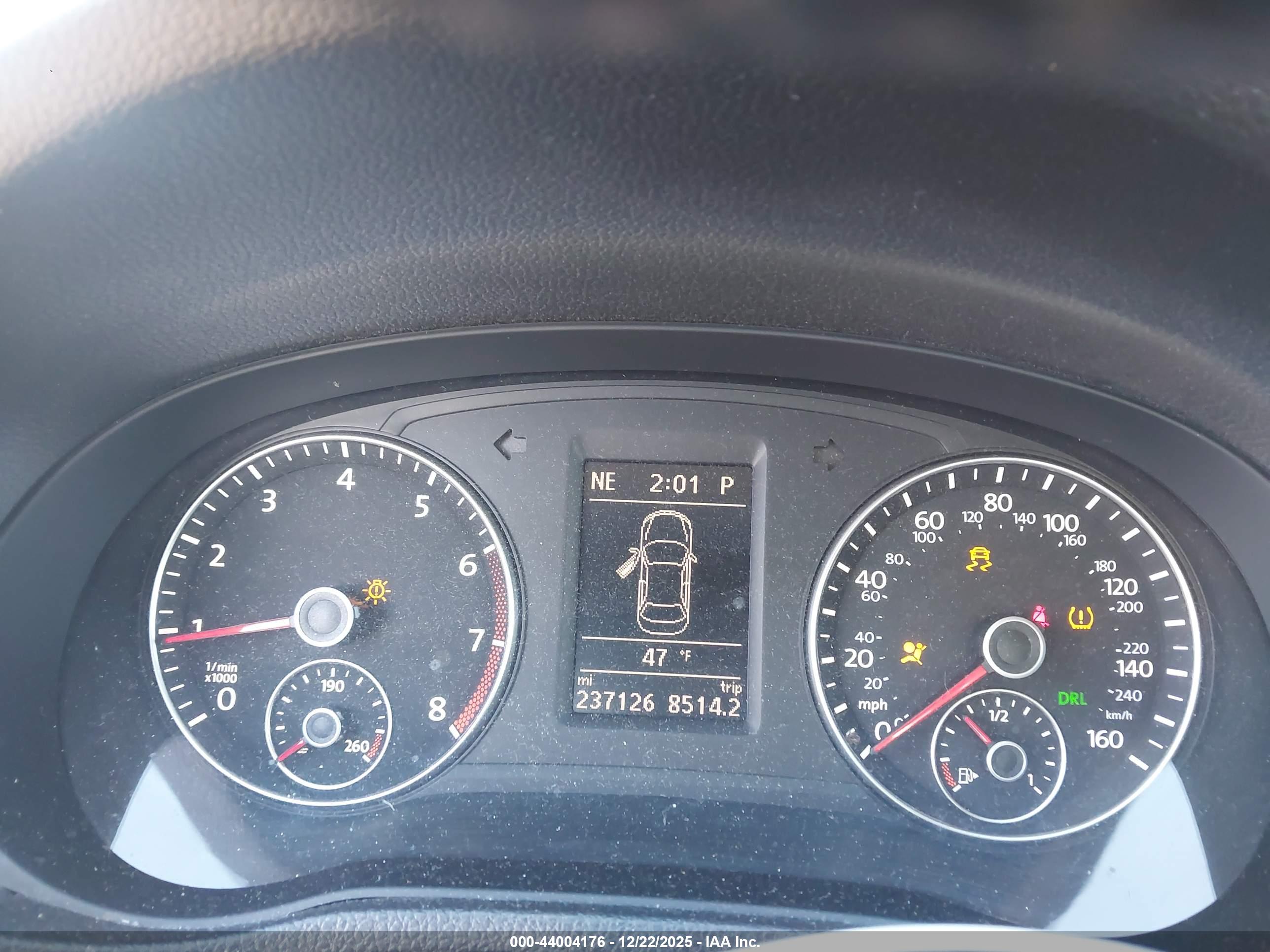 VOLKSWAGEN PASSAT image 7