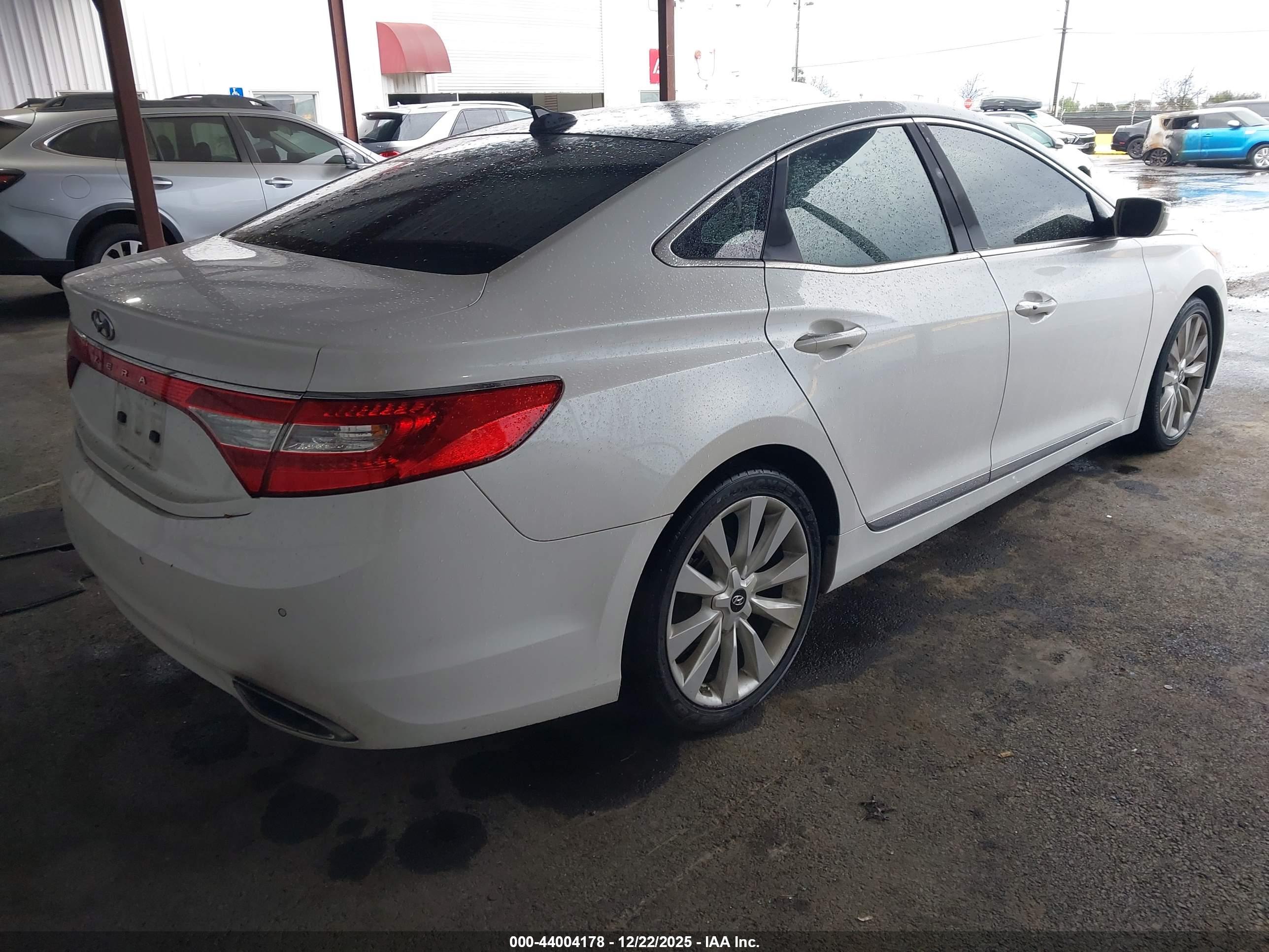 HYUNDAI AZERA image 4