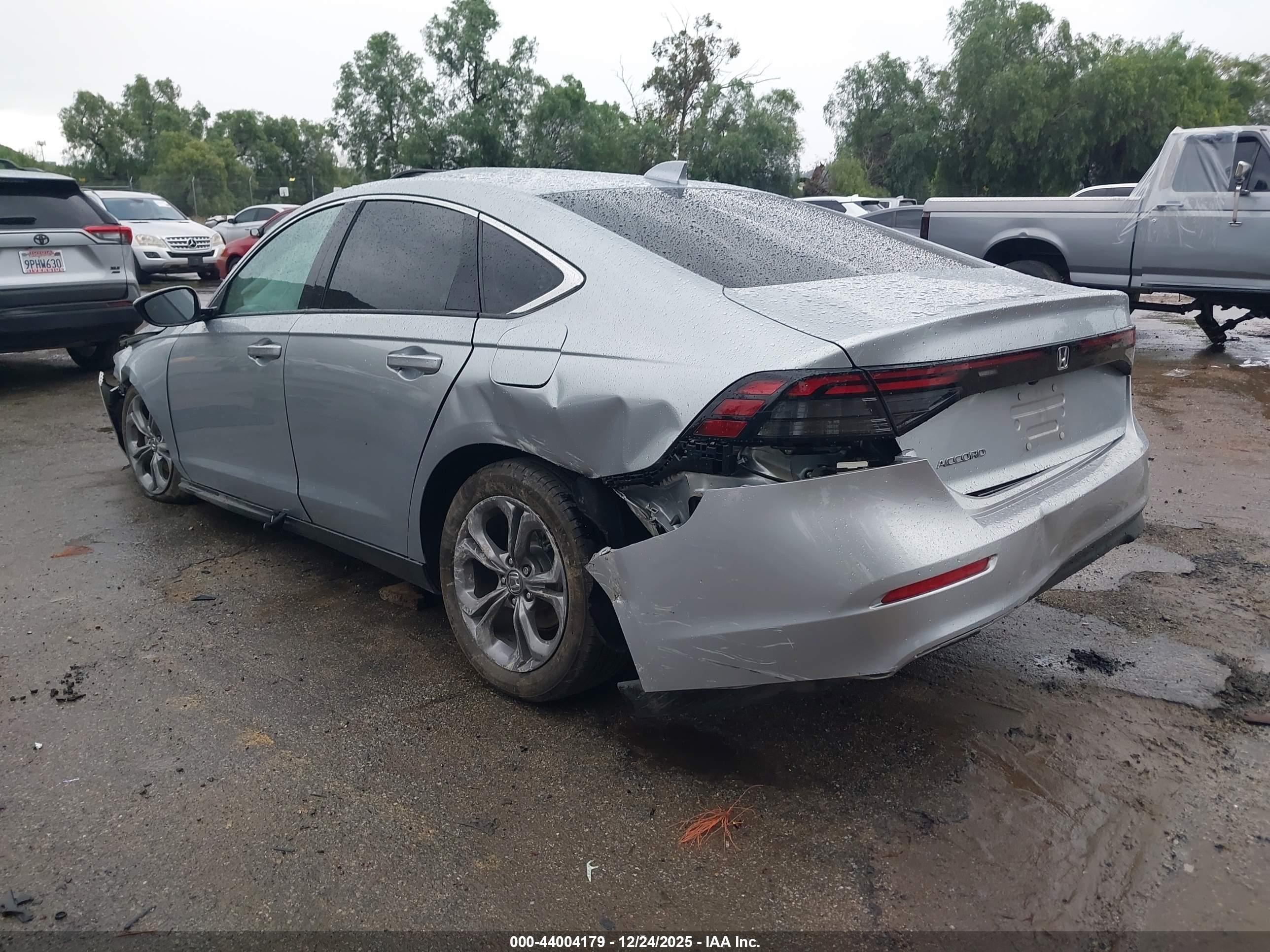 HONDA ACCORD image 3