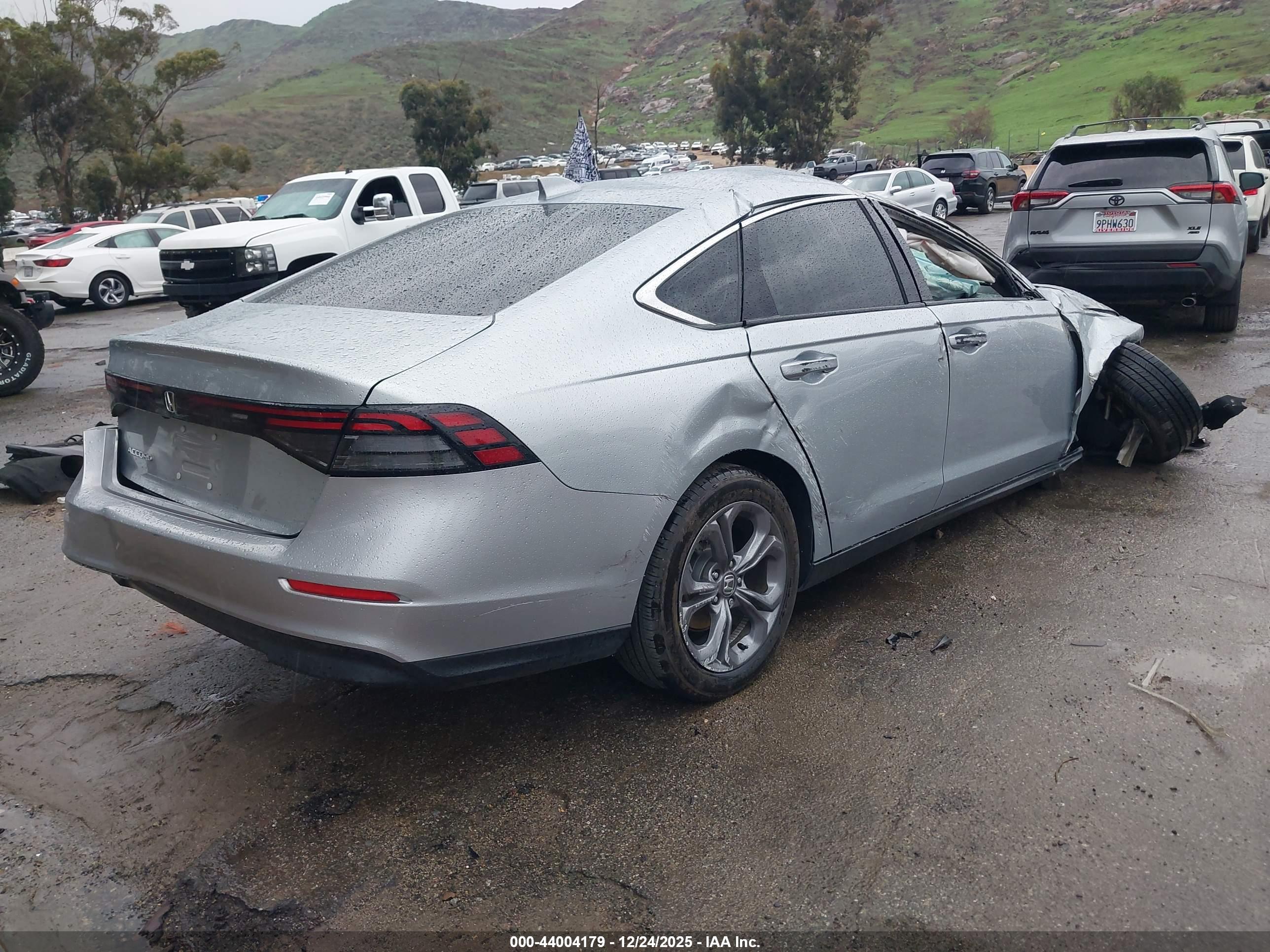 HONDA ACCORD image 4