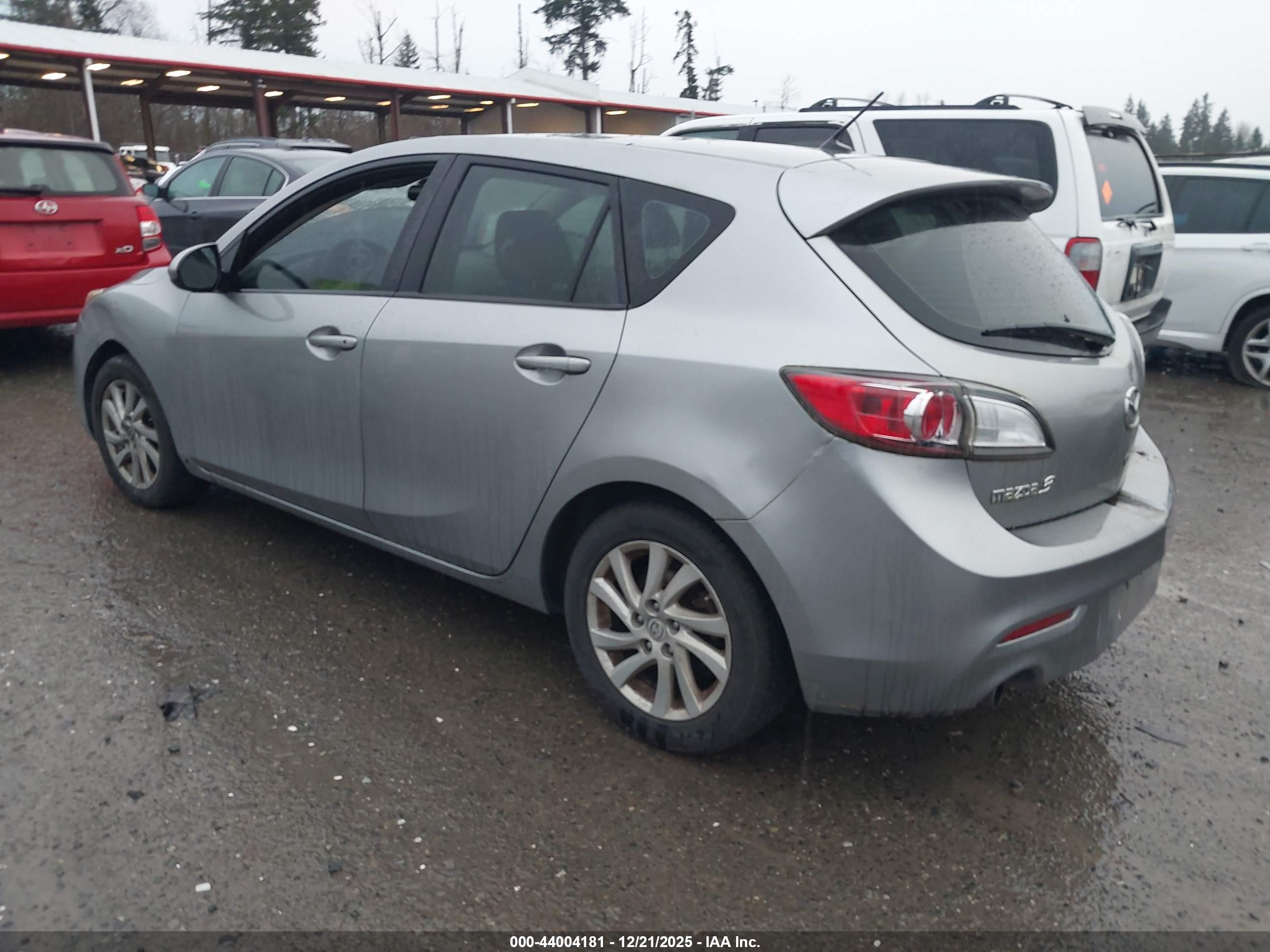 MAZDA MAZDA3 image 3