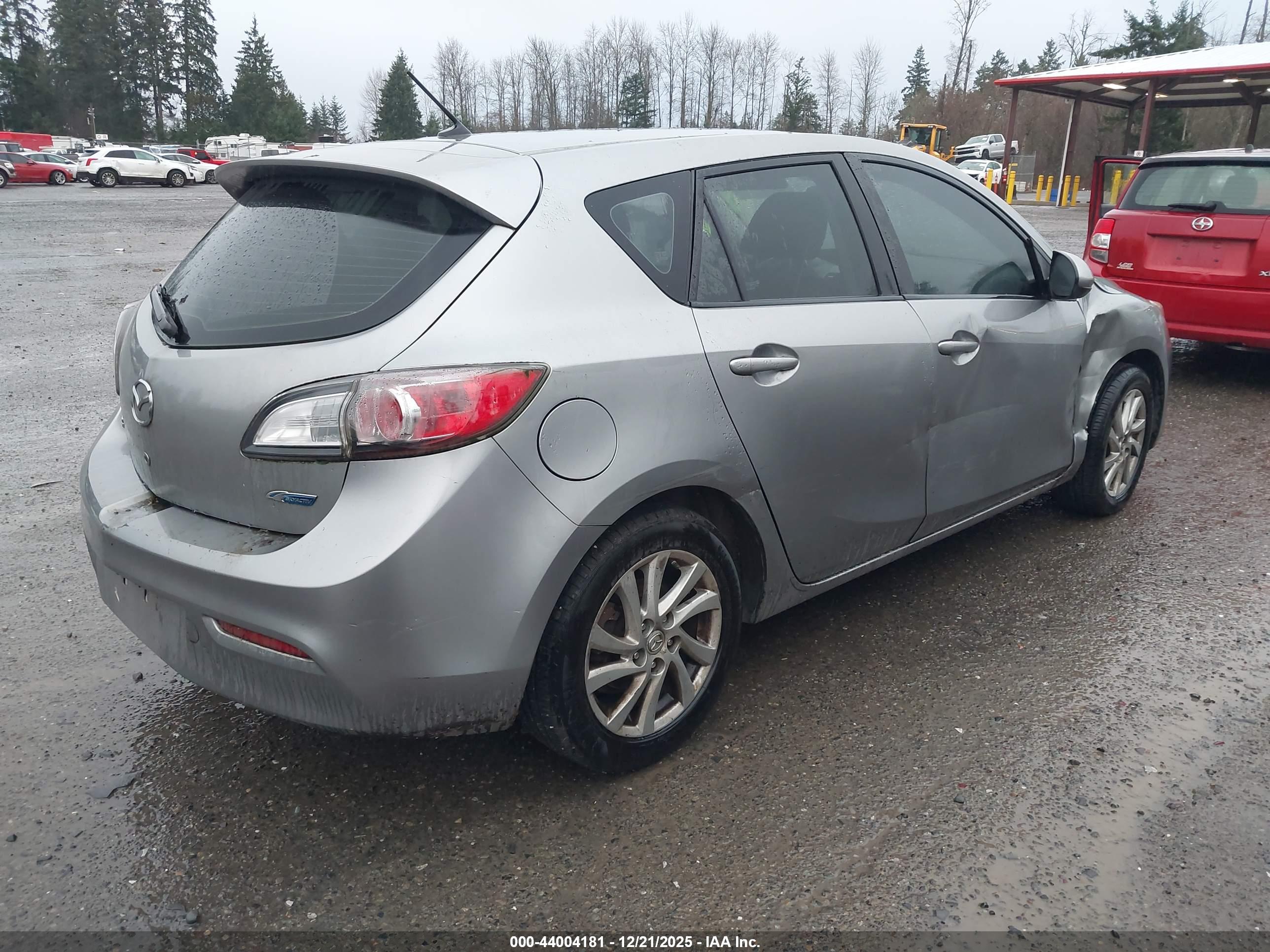 MAZDA MAZDA3 image 4