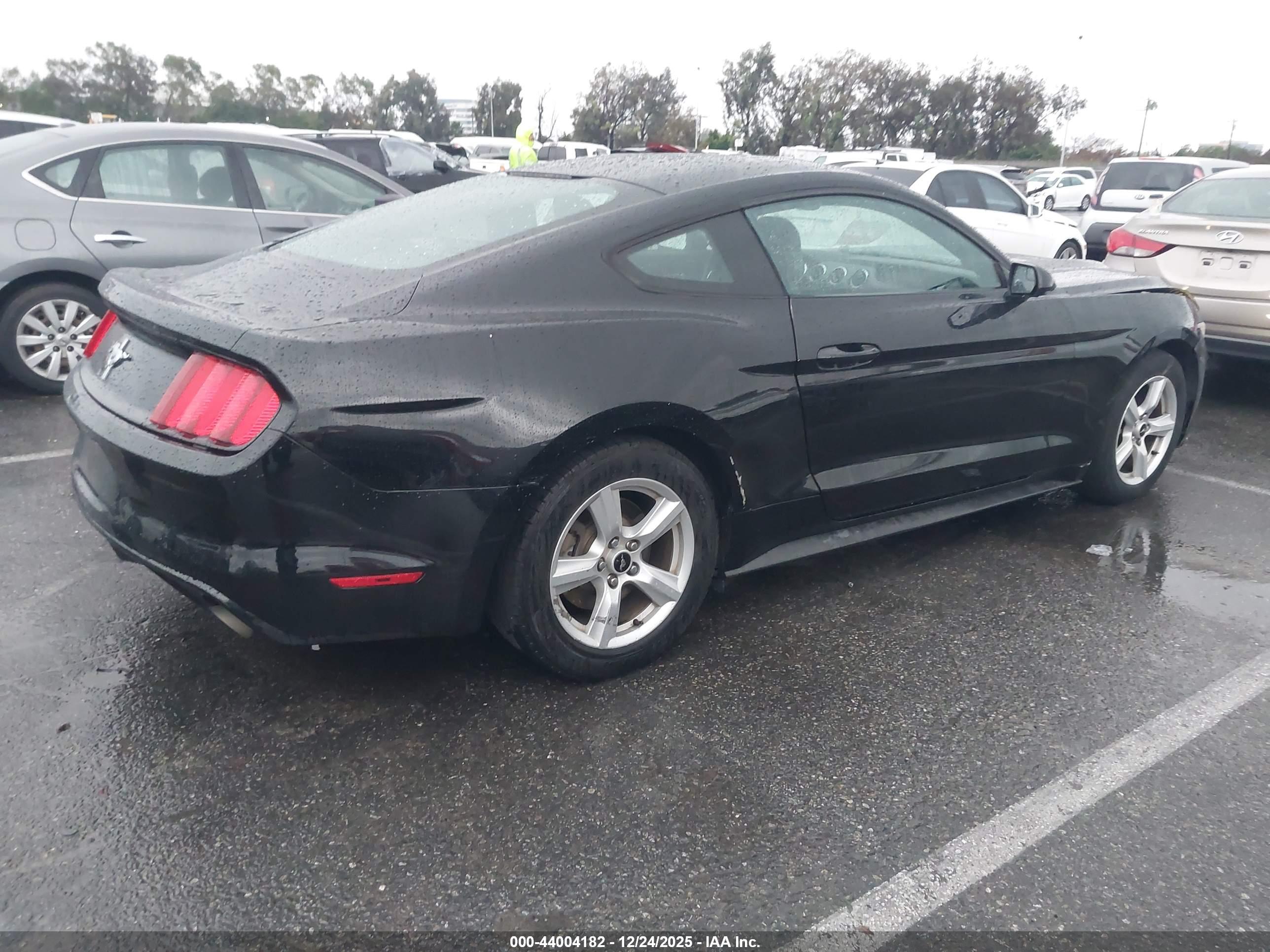 FORD MUSTANG image 4