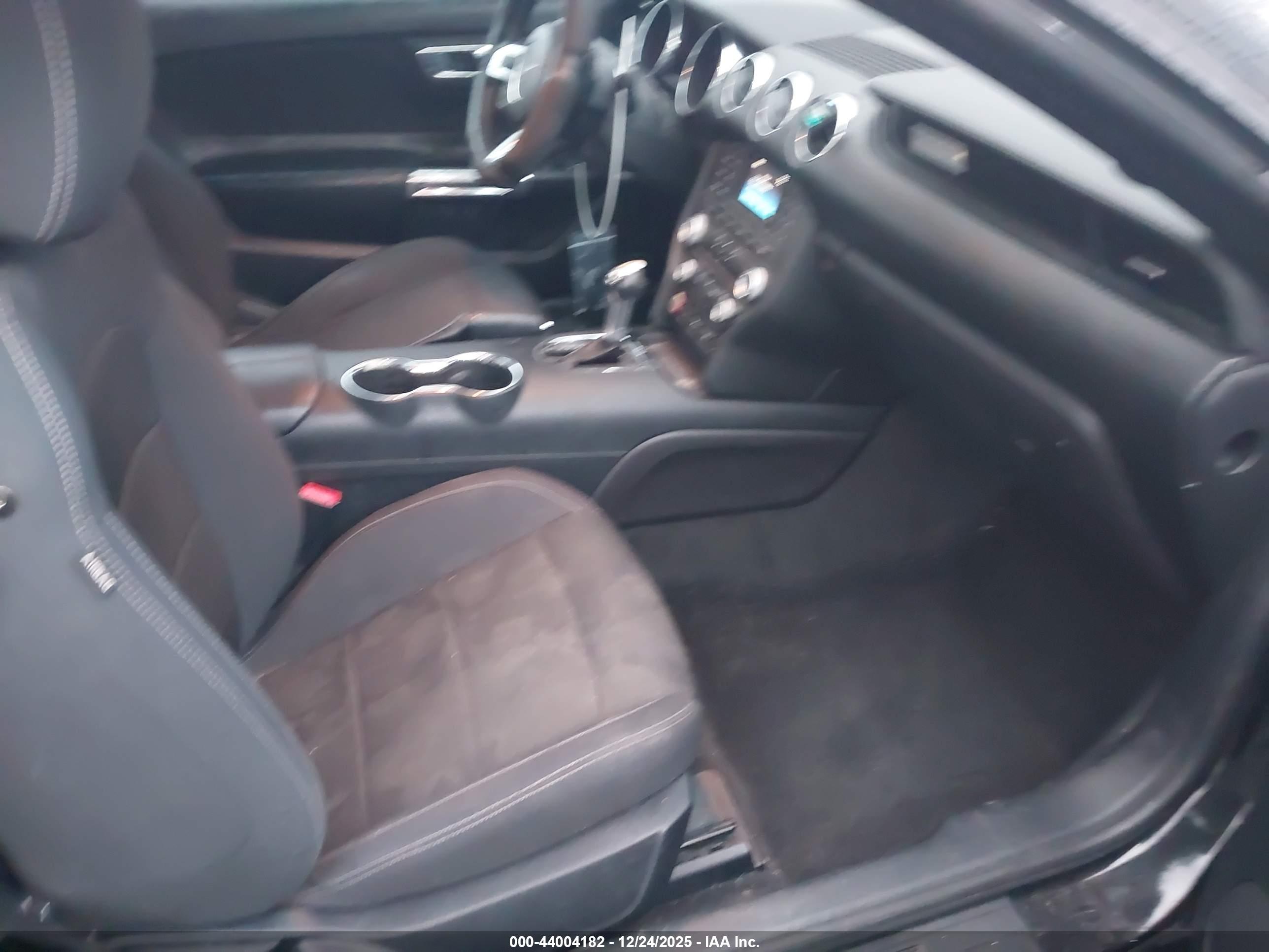FORD MUSTANG image 5