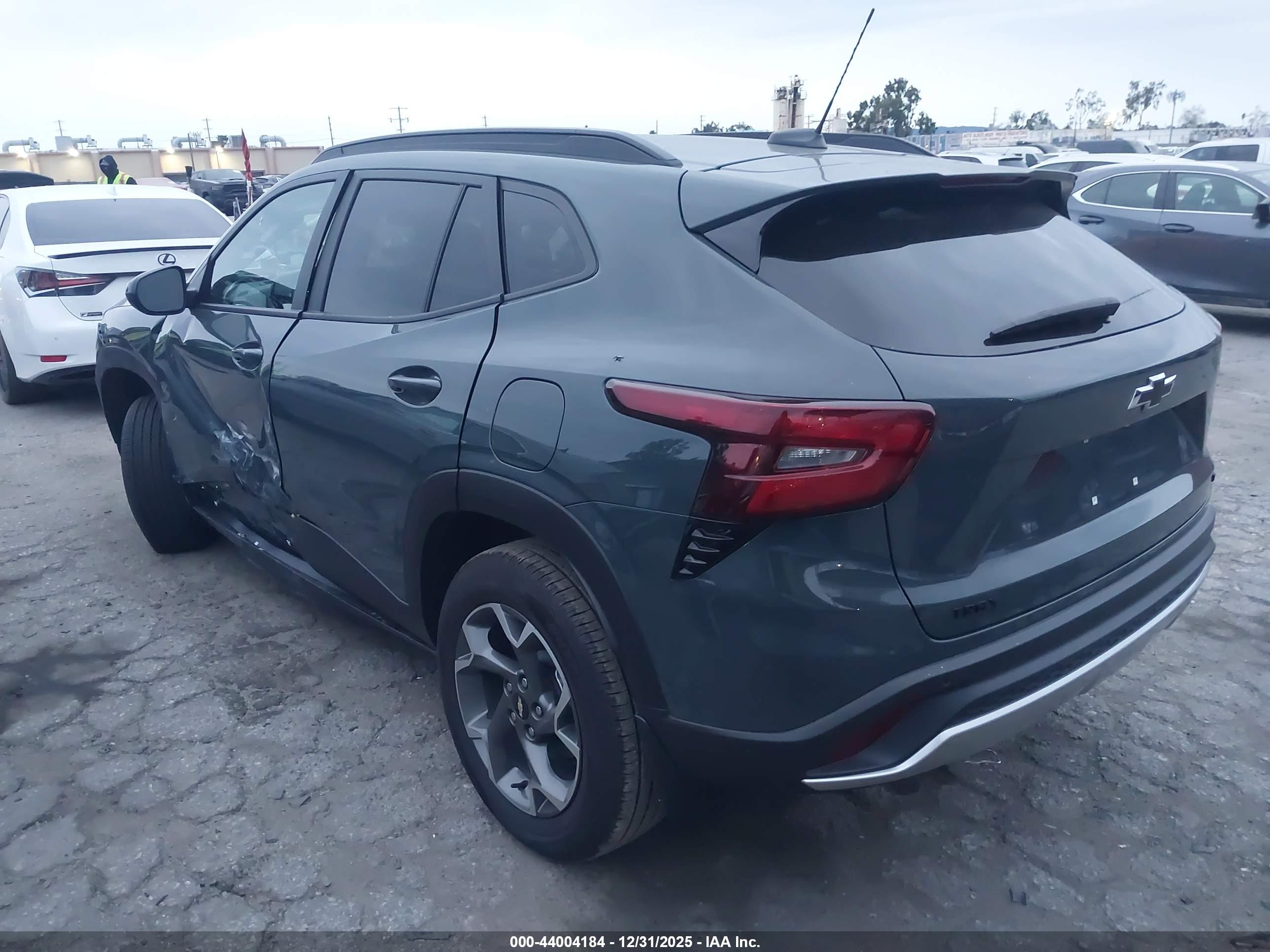CHEVROLET TRAX image 3