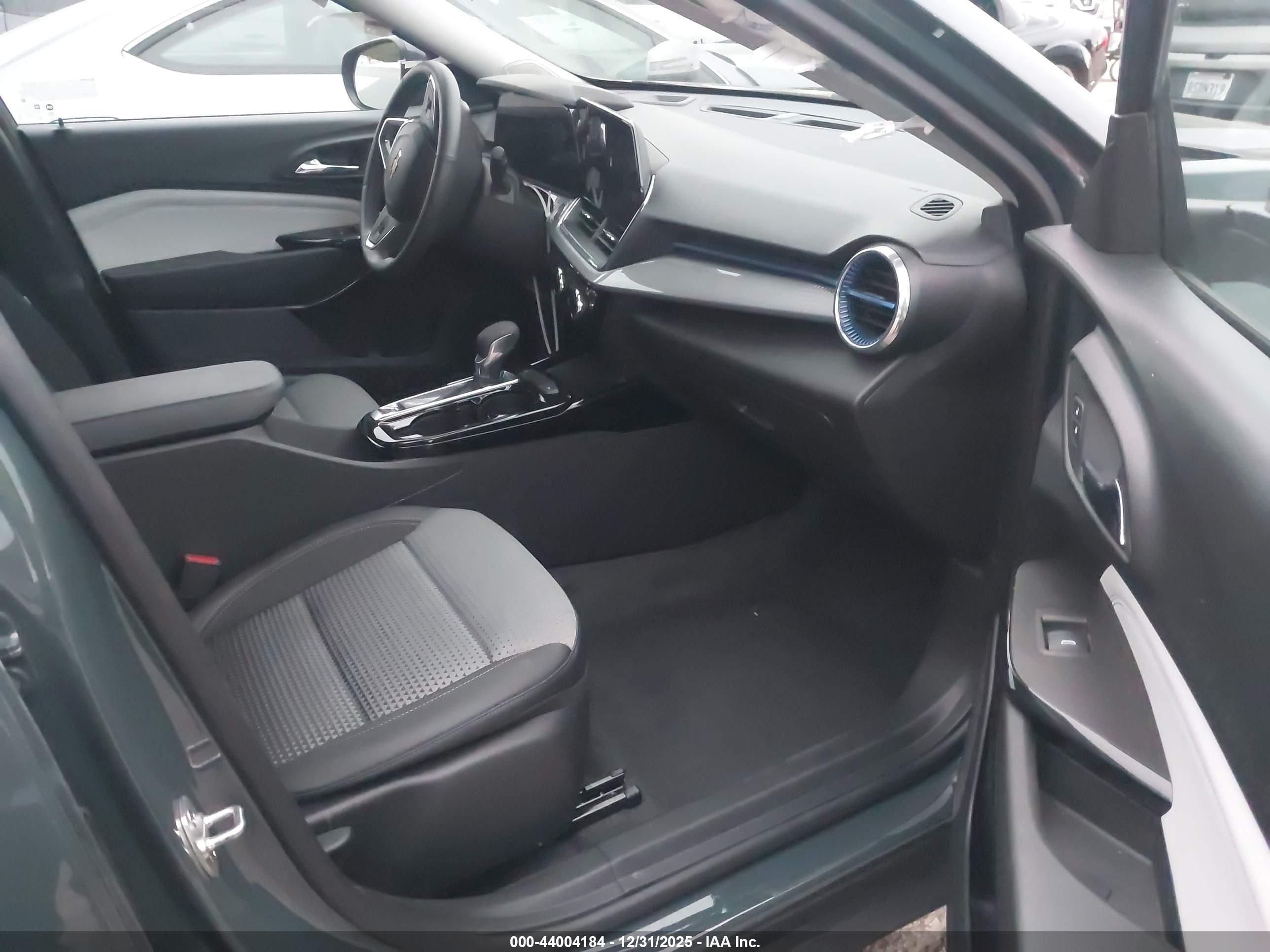 CHEVROLET TRAX image 5