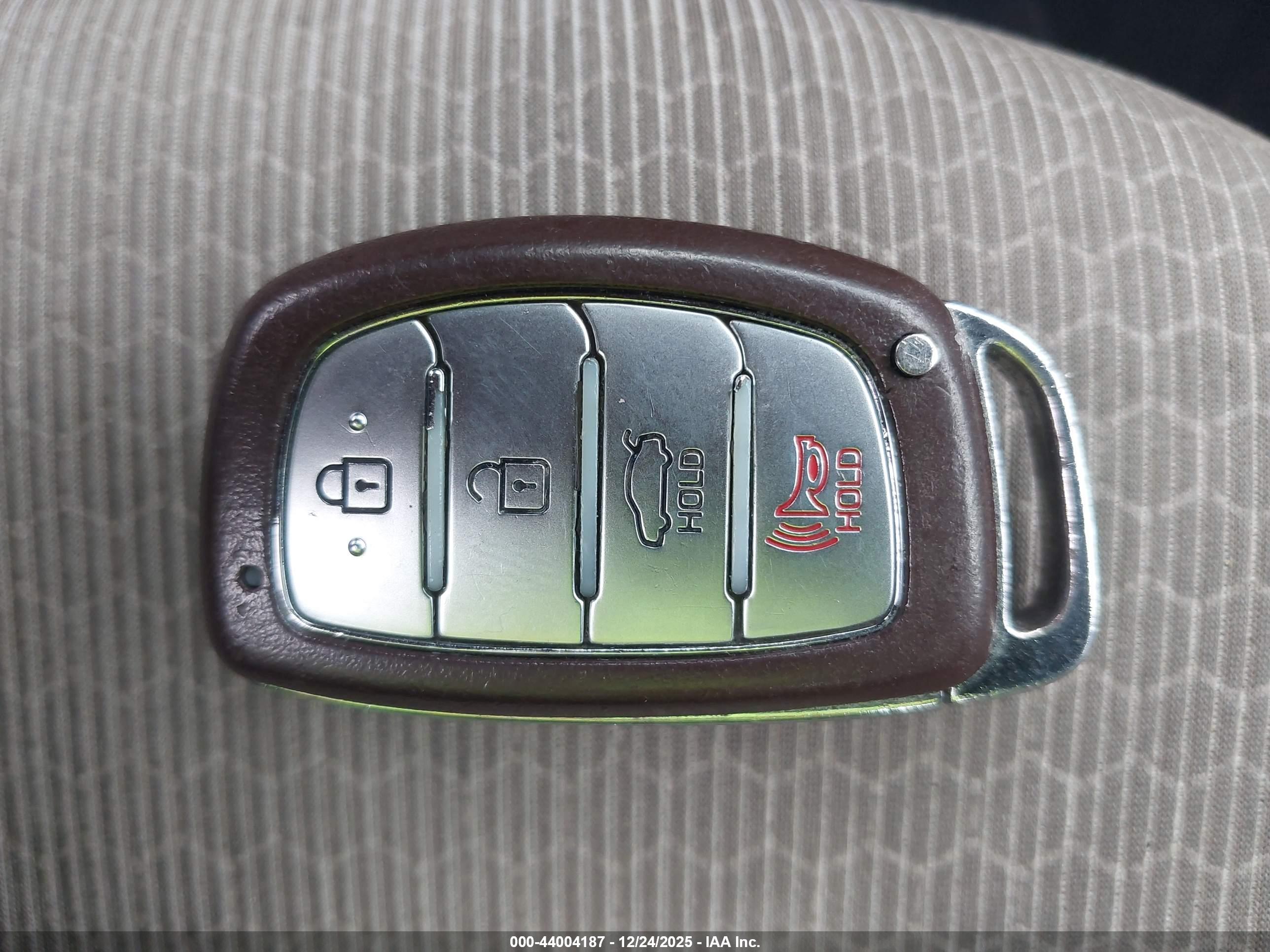 HYUNDAI ELANTRA image 11