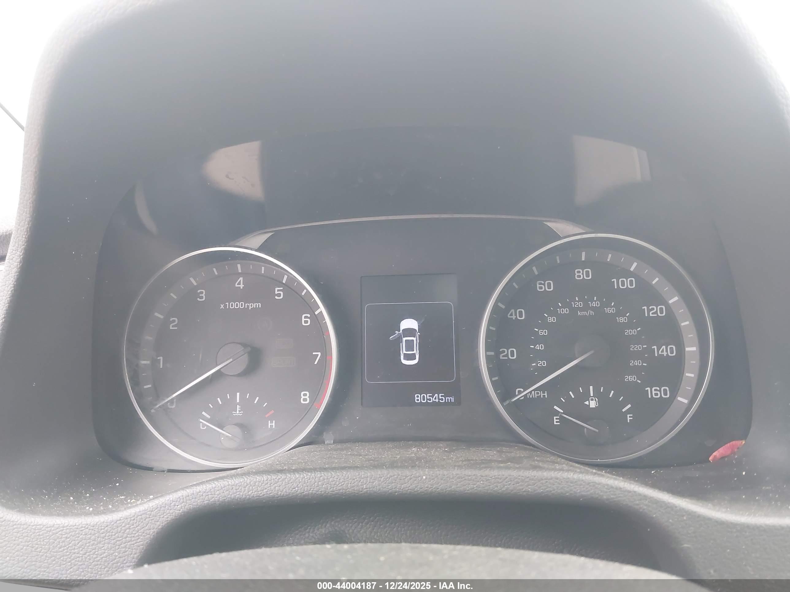 HYUNDAI ELANTRA image 7