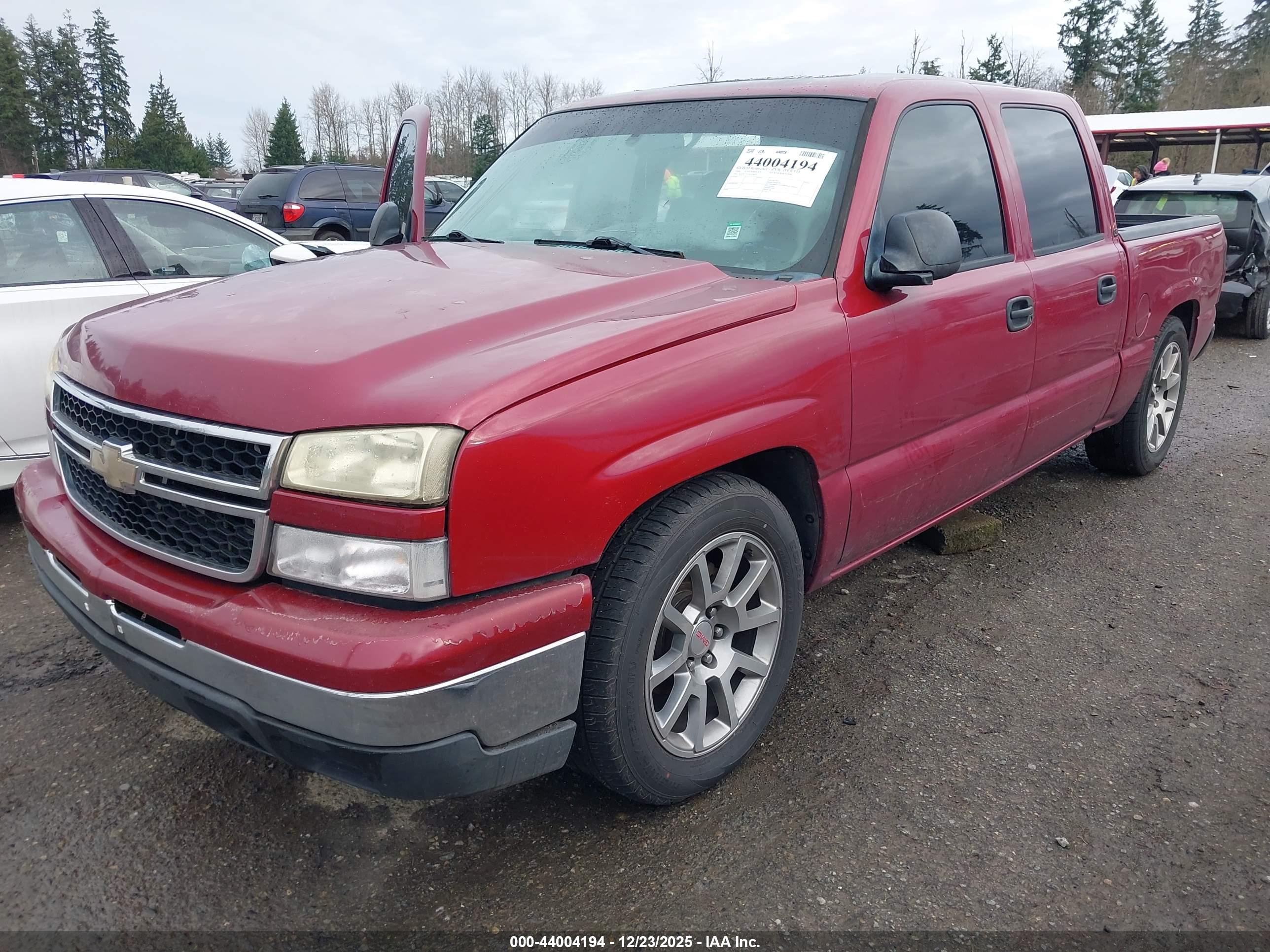 CHEVROLET SILVERADO image 2