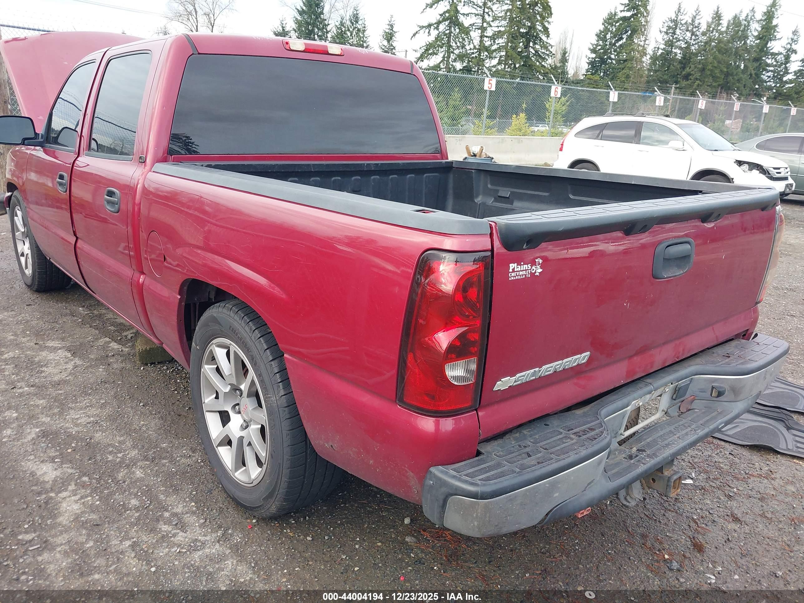 CHEVROLET SILVERADO image 3