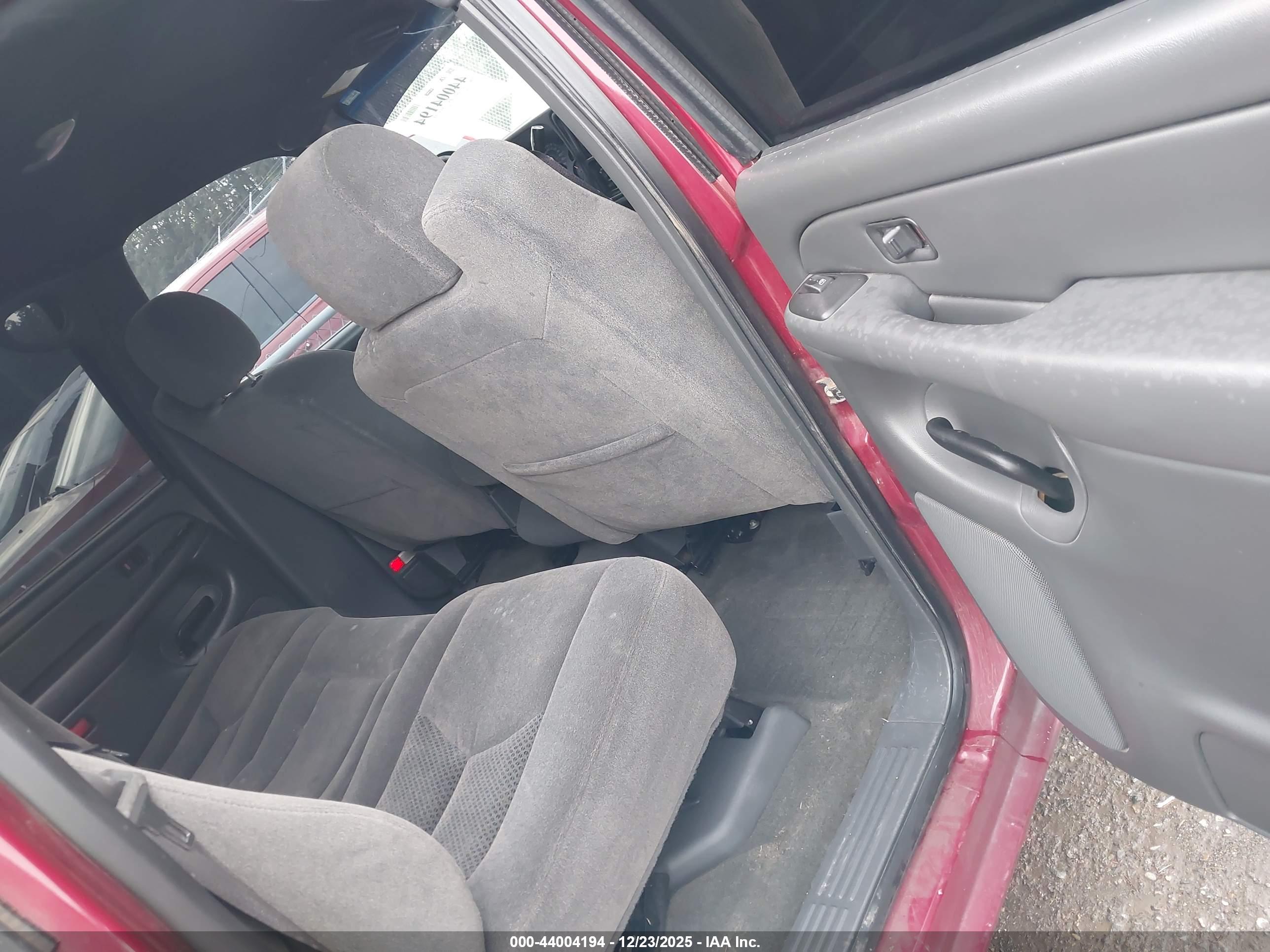 CHEVROLET SILVERADO image 8