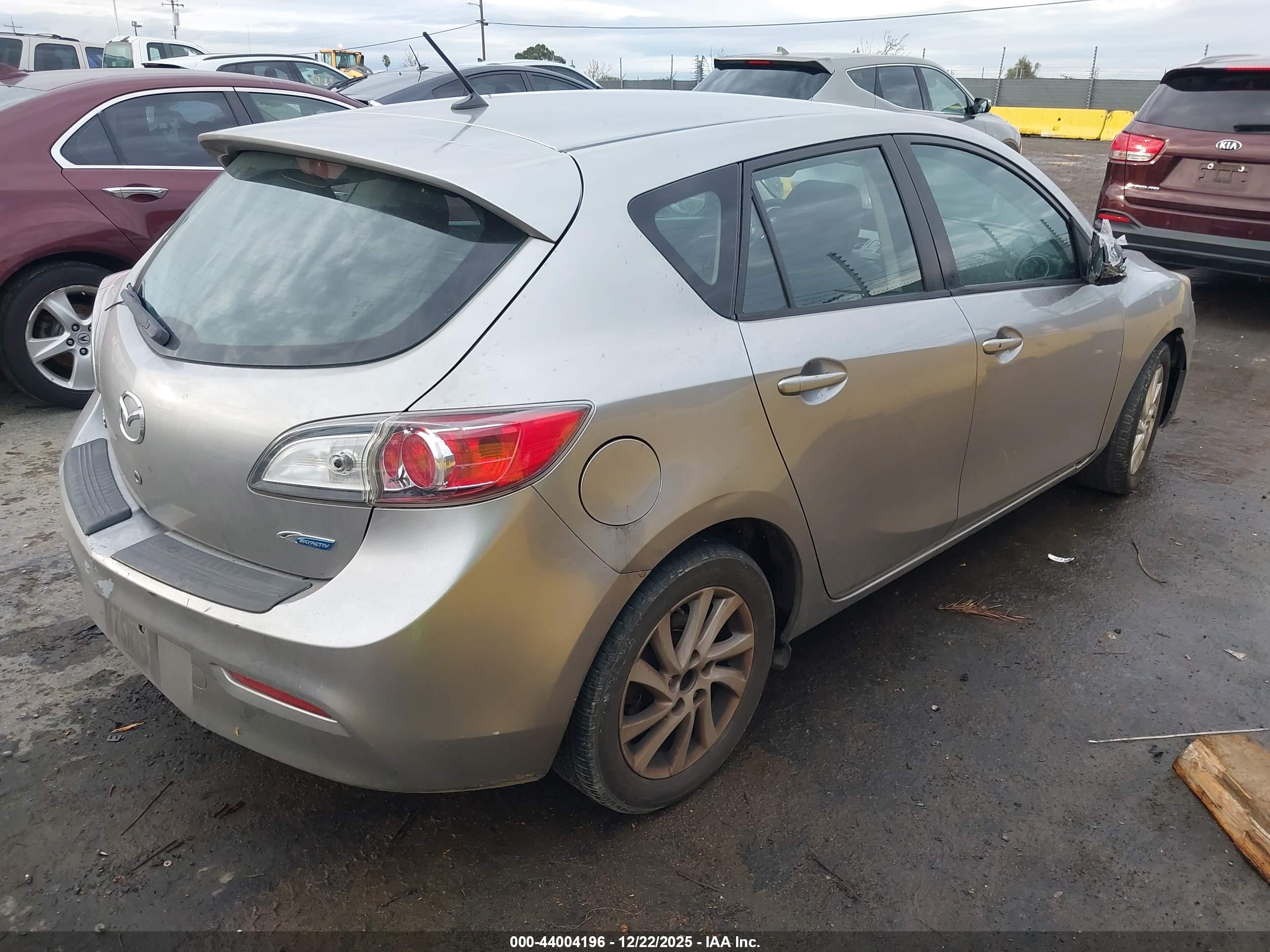 MAZDA MAZDA3 image 4
