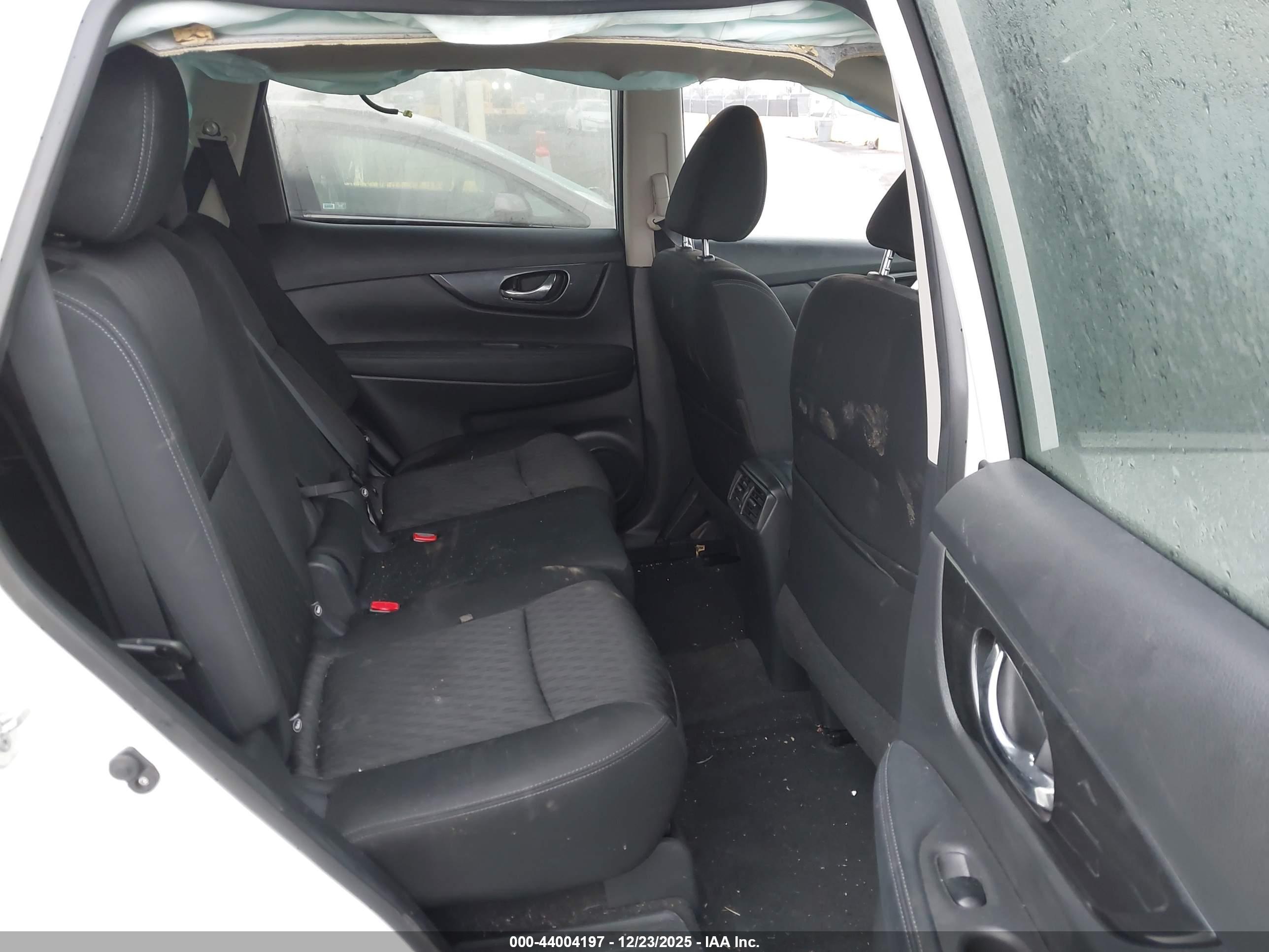NISSAN ROGUE image 8