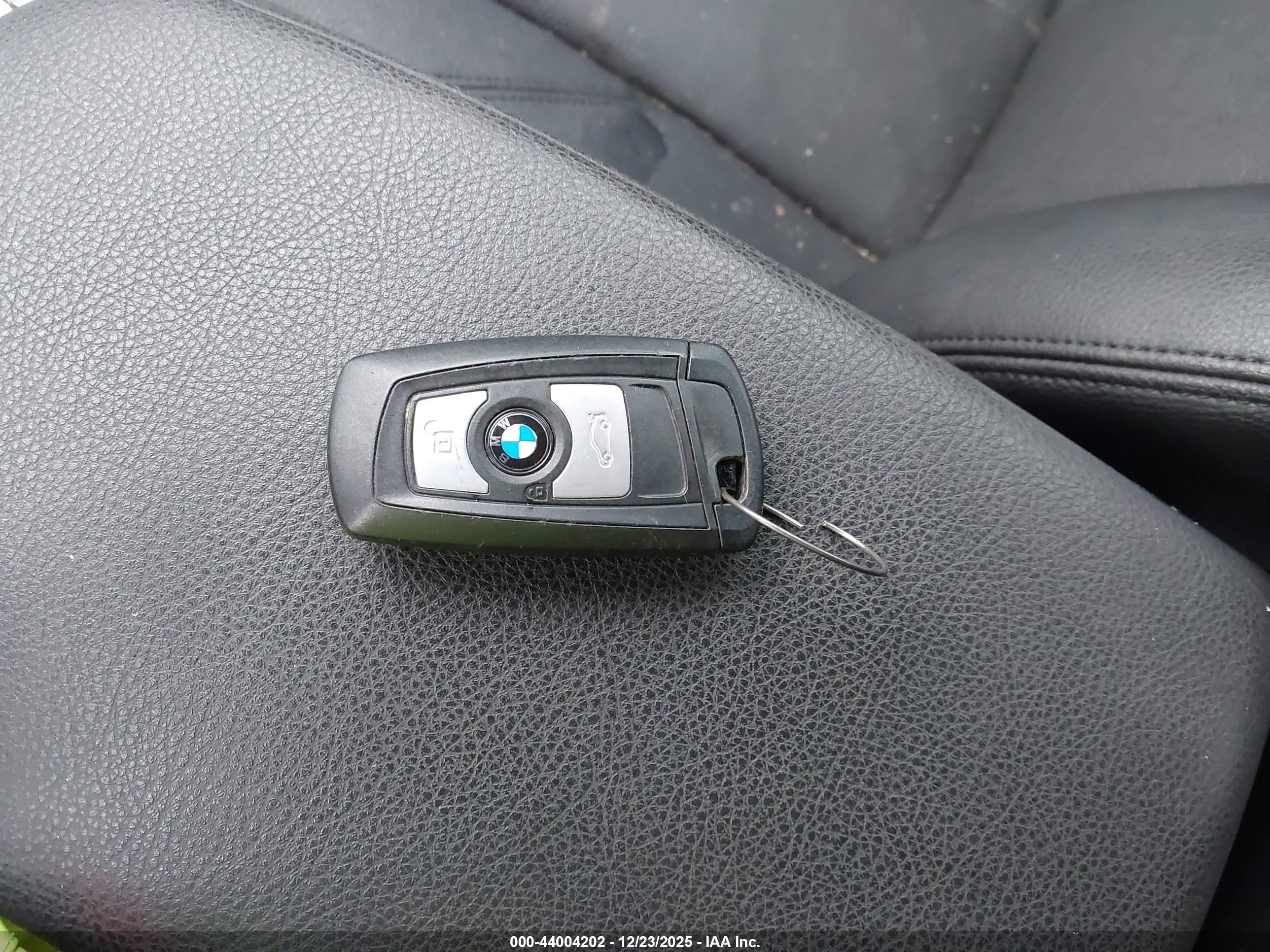 BMW 328I image 11