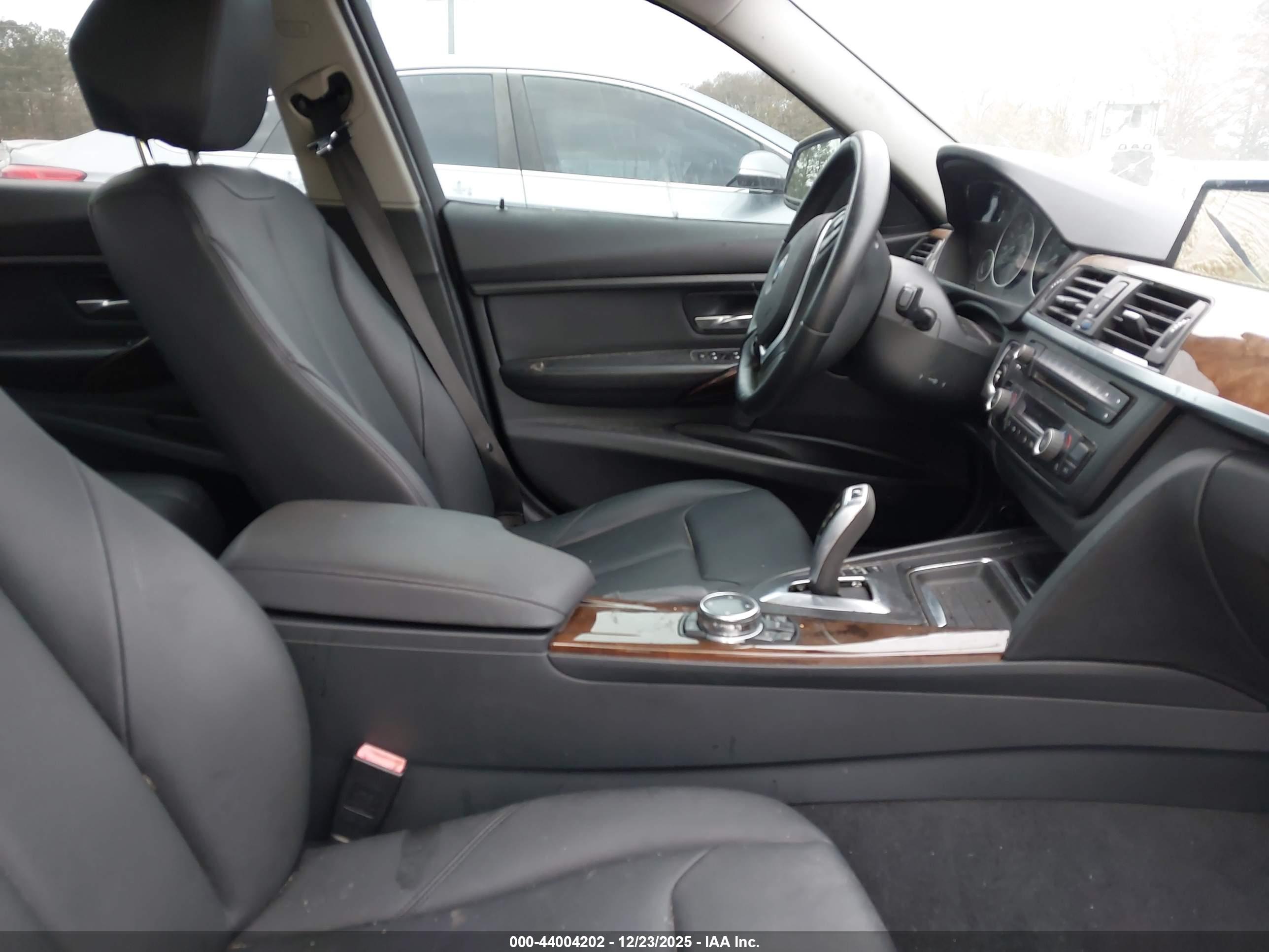 BMW 328I image 5