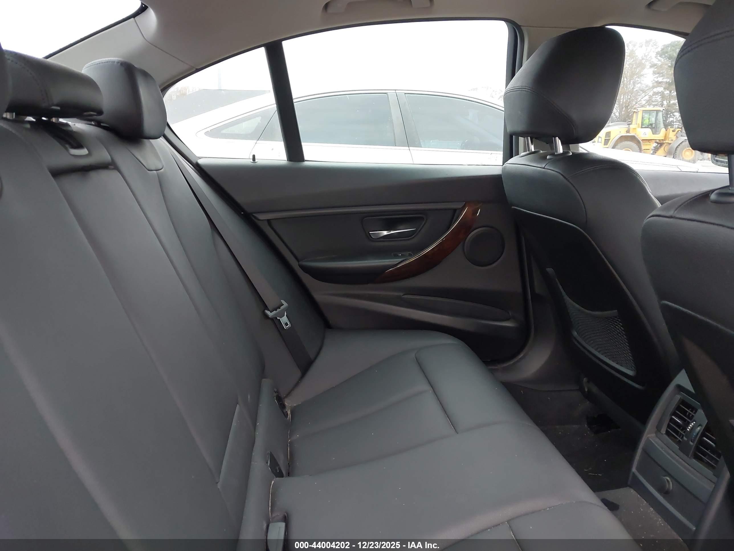 BMW 328I image 8