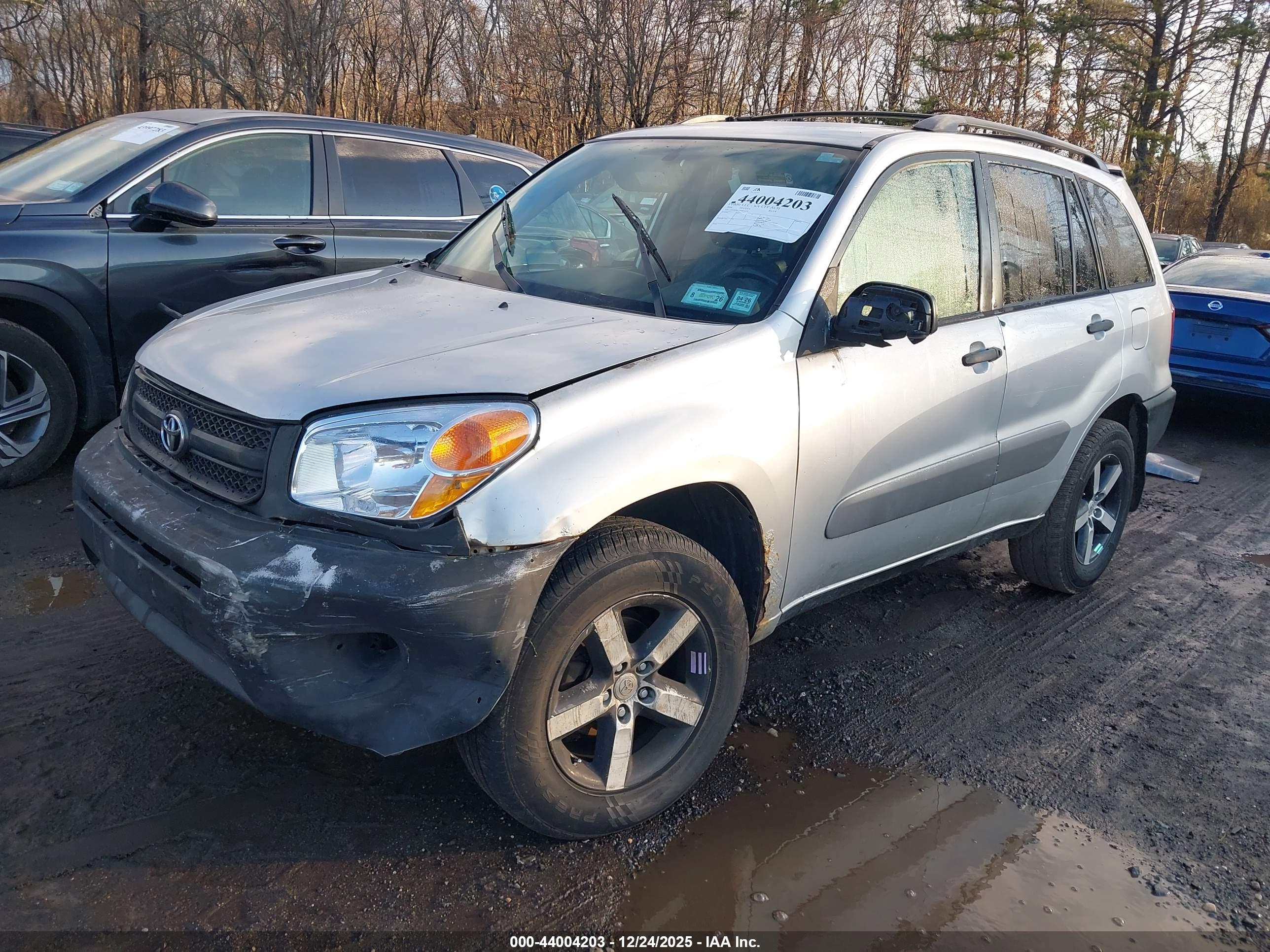 TOYOTA RAV4 image 2